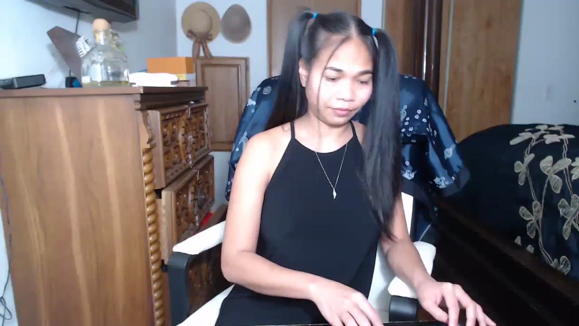 Gallery image thumbnail from Littlekai2023's myfreecams stream on, 04/22/2023, 01:58 image 3 of 20