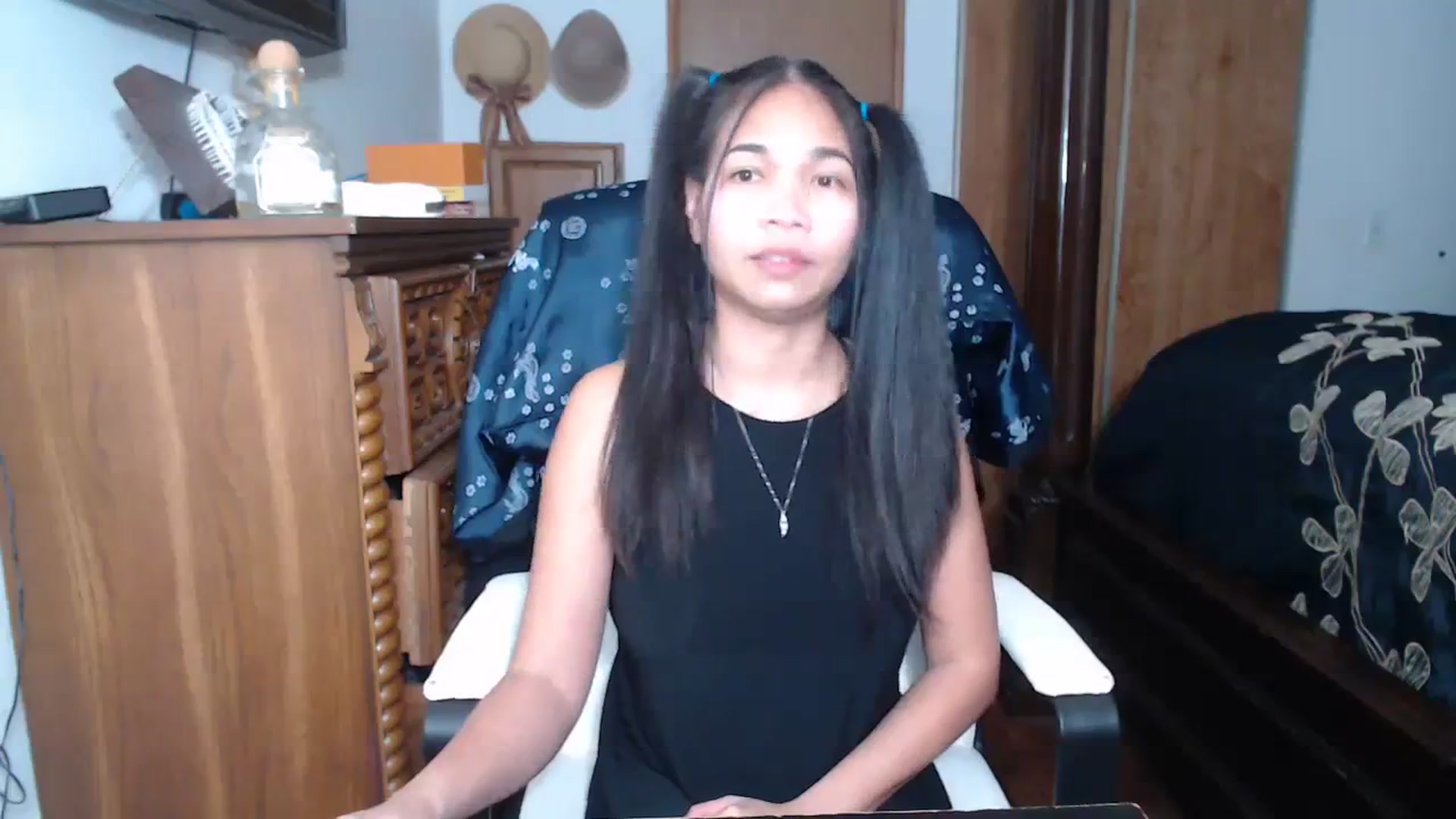 Gallery image thumbnail from Littlekai2023's myfreecams stream on, 04/22/2023, 01:58 image 7 of 20