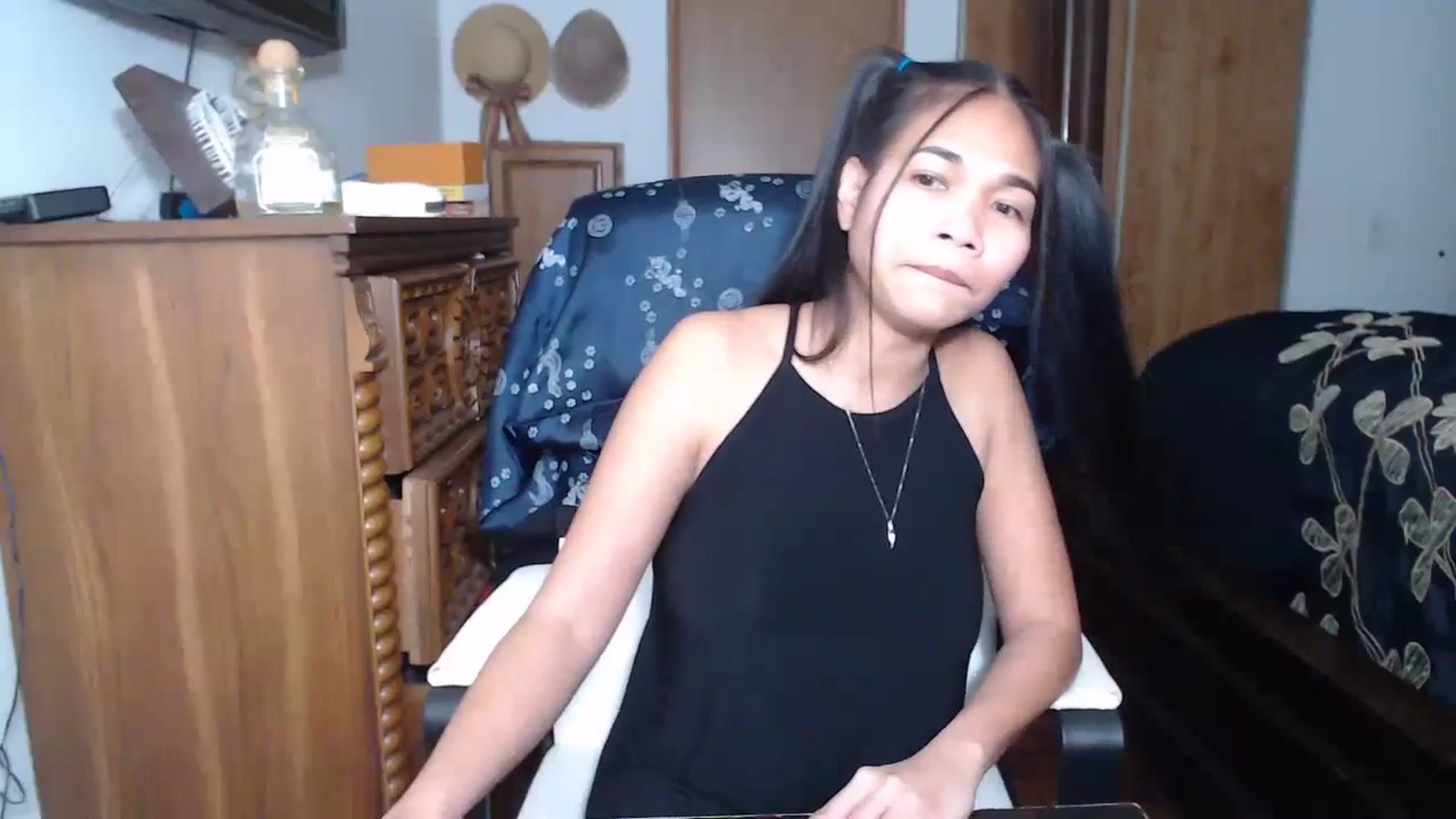 Gallery image thumbnail from Littlekai2023's myfreecams stream on, 04/22/2023, 01:58 image 9 of 20