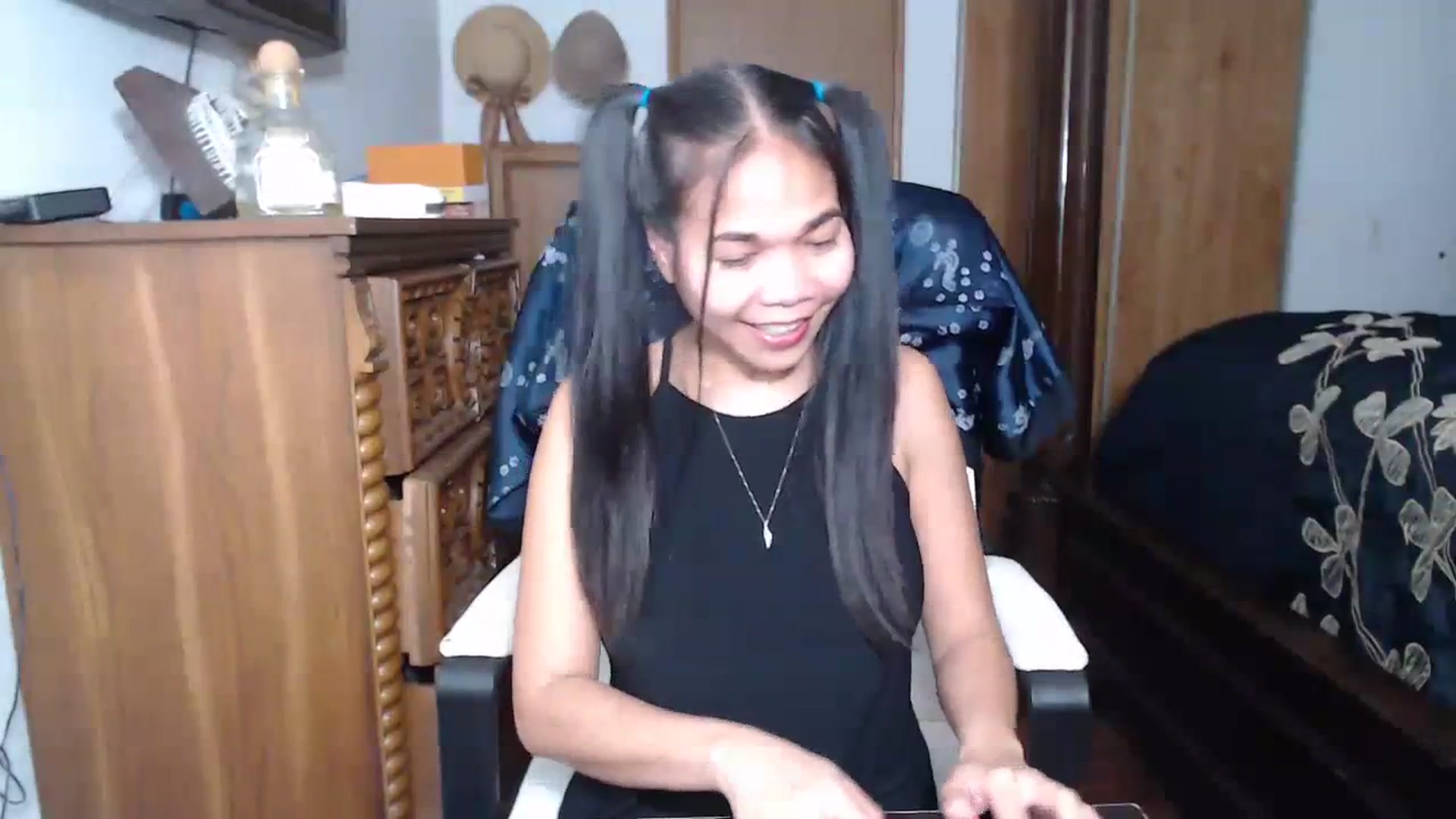 Gallery image thumbnail from Littlekai2023's myfreecams stream on, 04/22/2023, 01:58 image 14 of 20