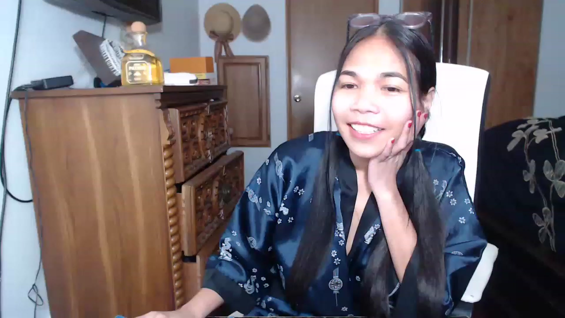 Gallery image thumbnail from Littlekai2023's myfreecams stream on, 04/23/2023, 24:04 image 10 of 20