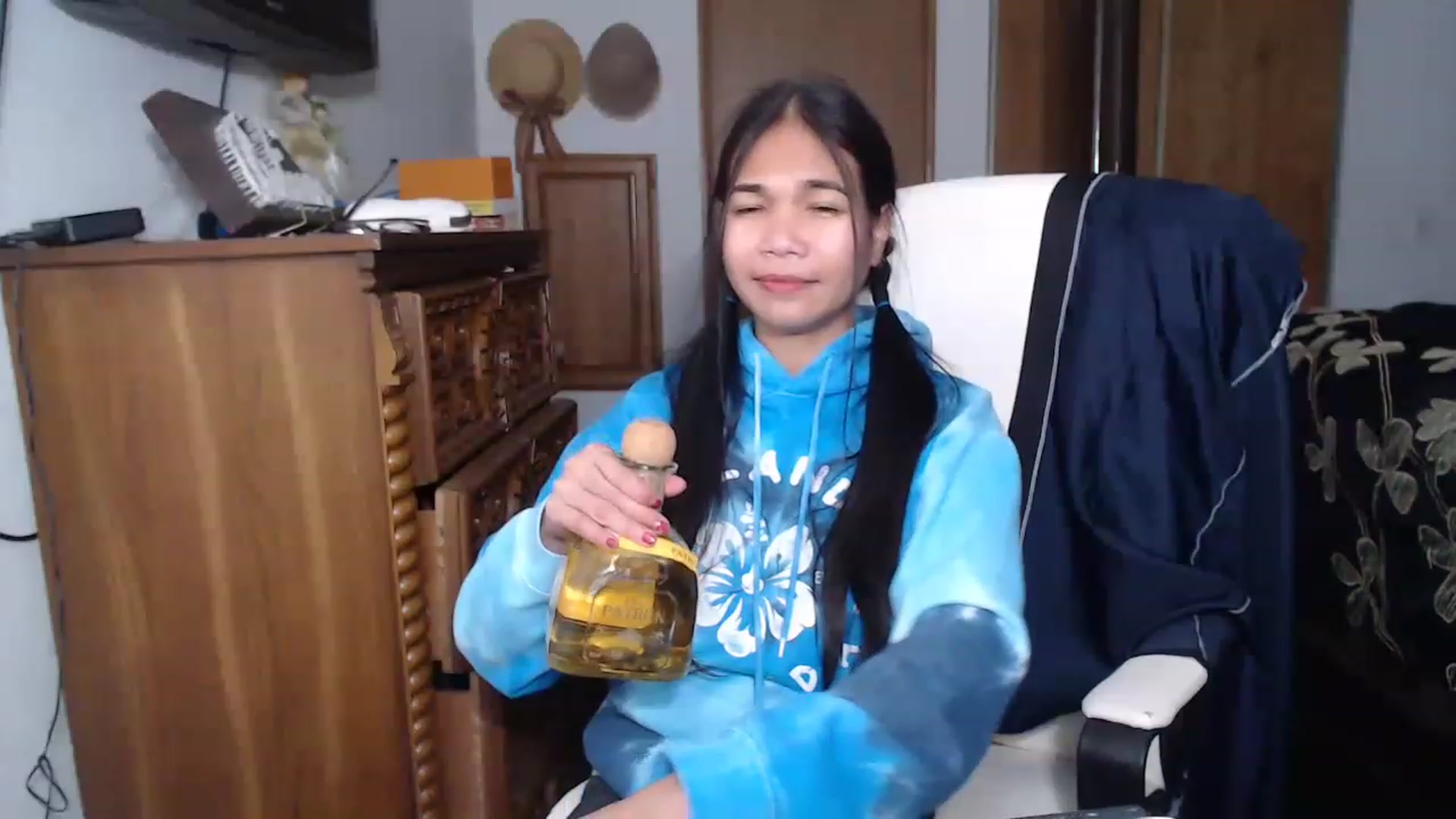 Gallery image thumbnail from Littlekai2023's myfreecams stream on, 04/23/2023, 24:04 image 19 of 20