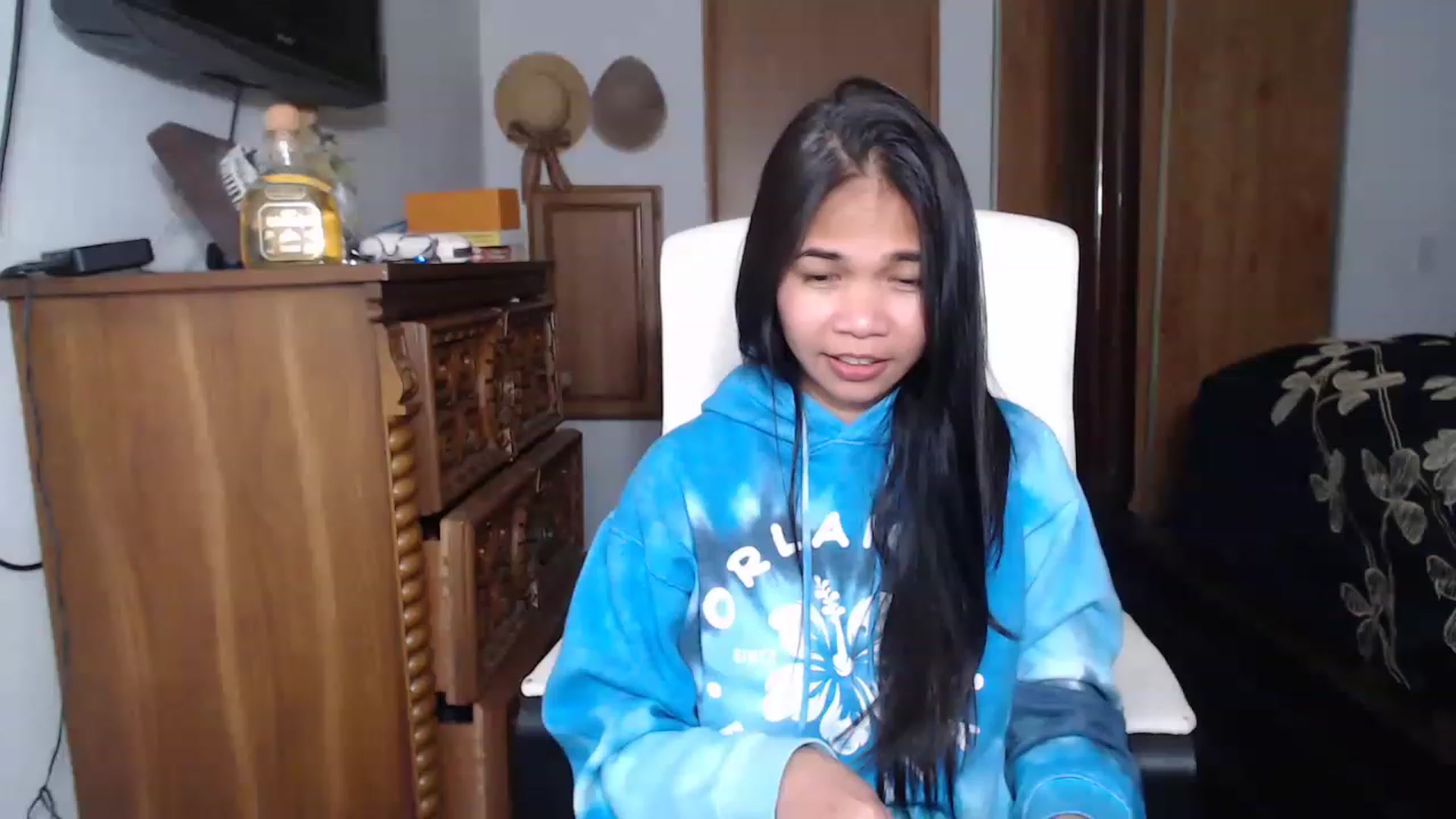 Gallery image thumbnail from Littlekai2023's myfreecams stream on, 04/23/2023, 01:26 image 9 of 20