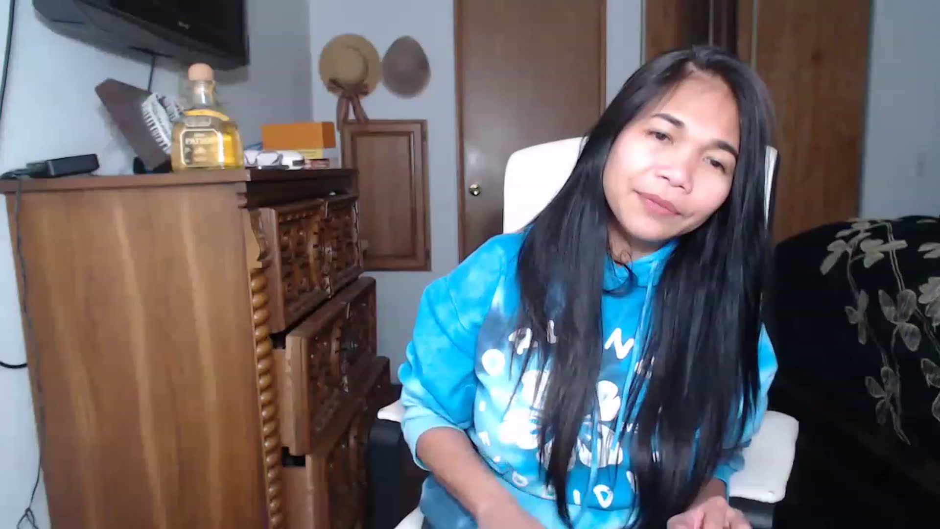 Gallery image thumbnail from Littlekai2023's myfreecams stream on, 04/23/2023, 01:26 image 18 of 20