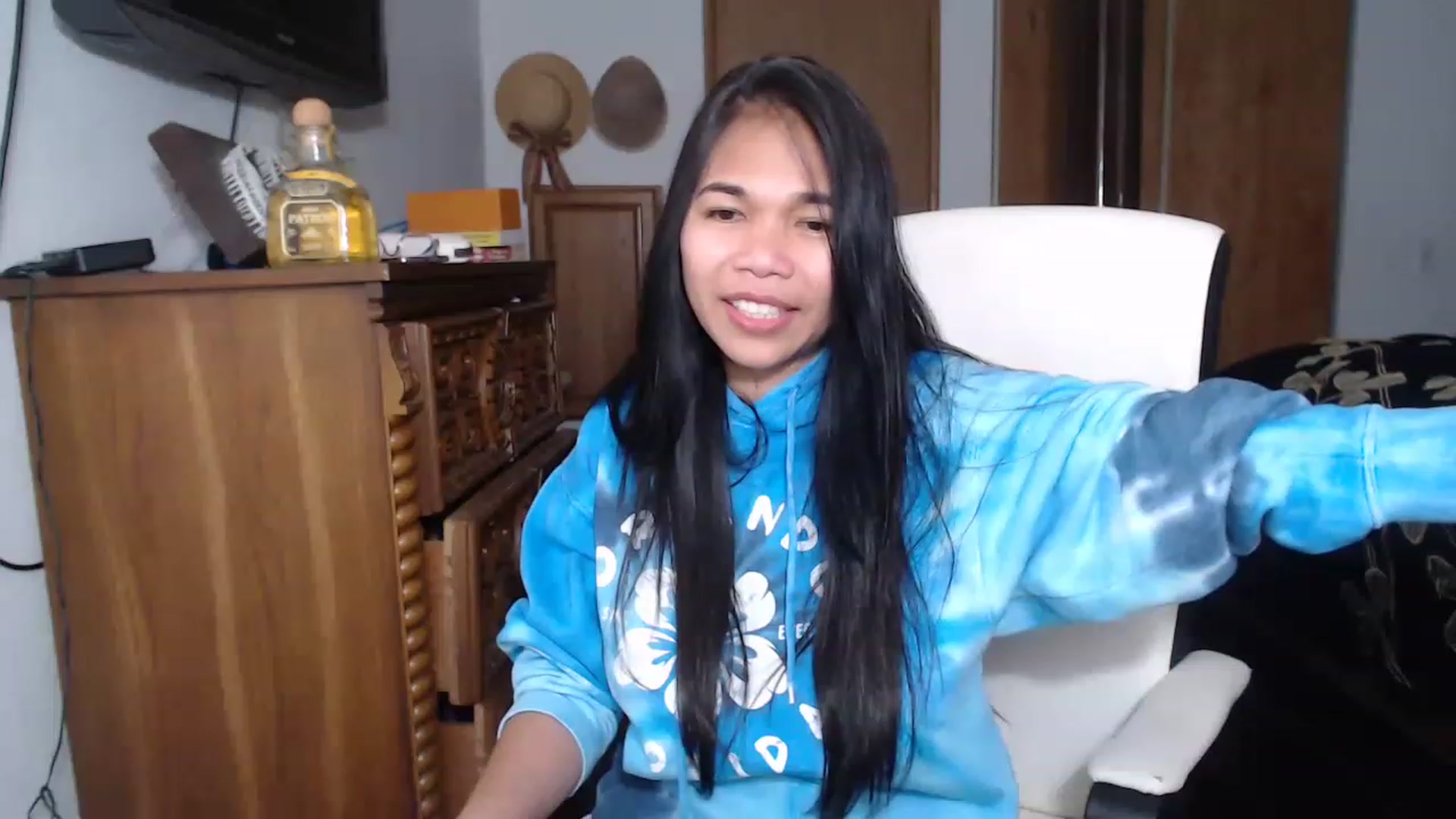 Gallery image thumbnail from Littlekai2023's myfreecams stream on, 04/23/2023, 01:26 image 20 of 20