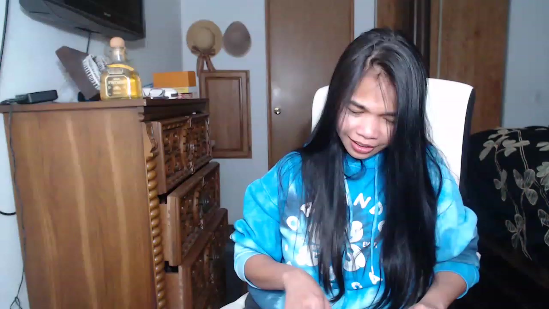 Gallery image thumbnail from Littlekai2023's myfreecams stream on, 04/23/2023, 01:26 image 19 of 20