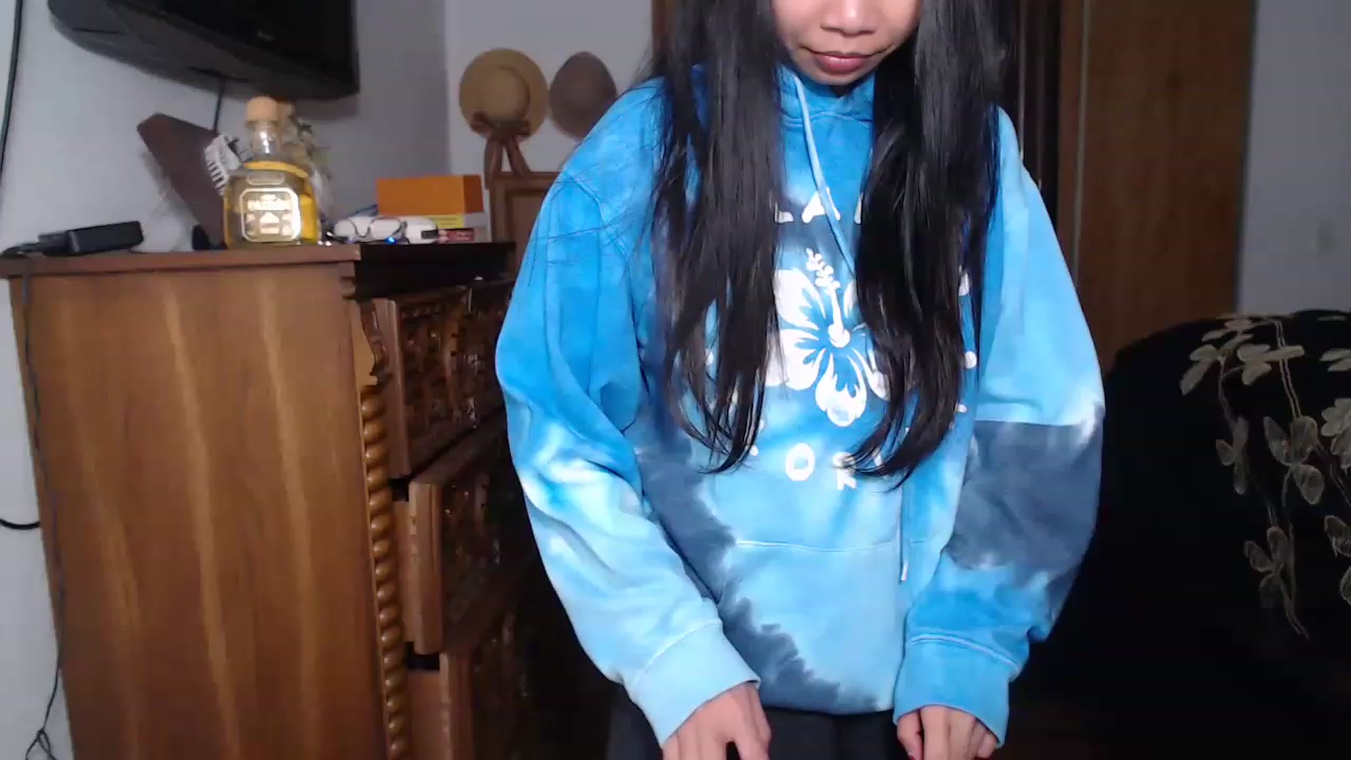 Gallery image thumbnail from Littlekai2023's myfreecams stream on, 04/23/2023, 01:26 image 5 of 20