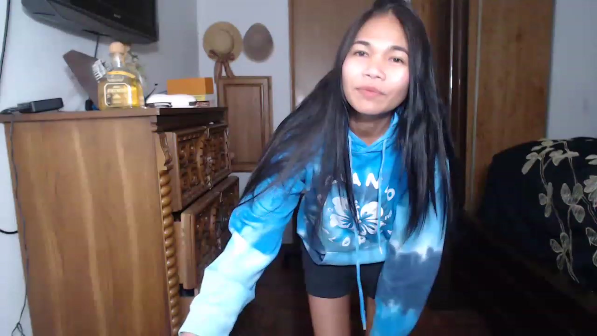Gallery image thumbnail from Littlekai2023's myfreecams stream on, 04/23/2023, 01:26 image 3 of 20