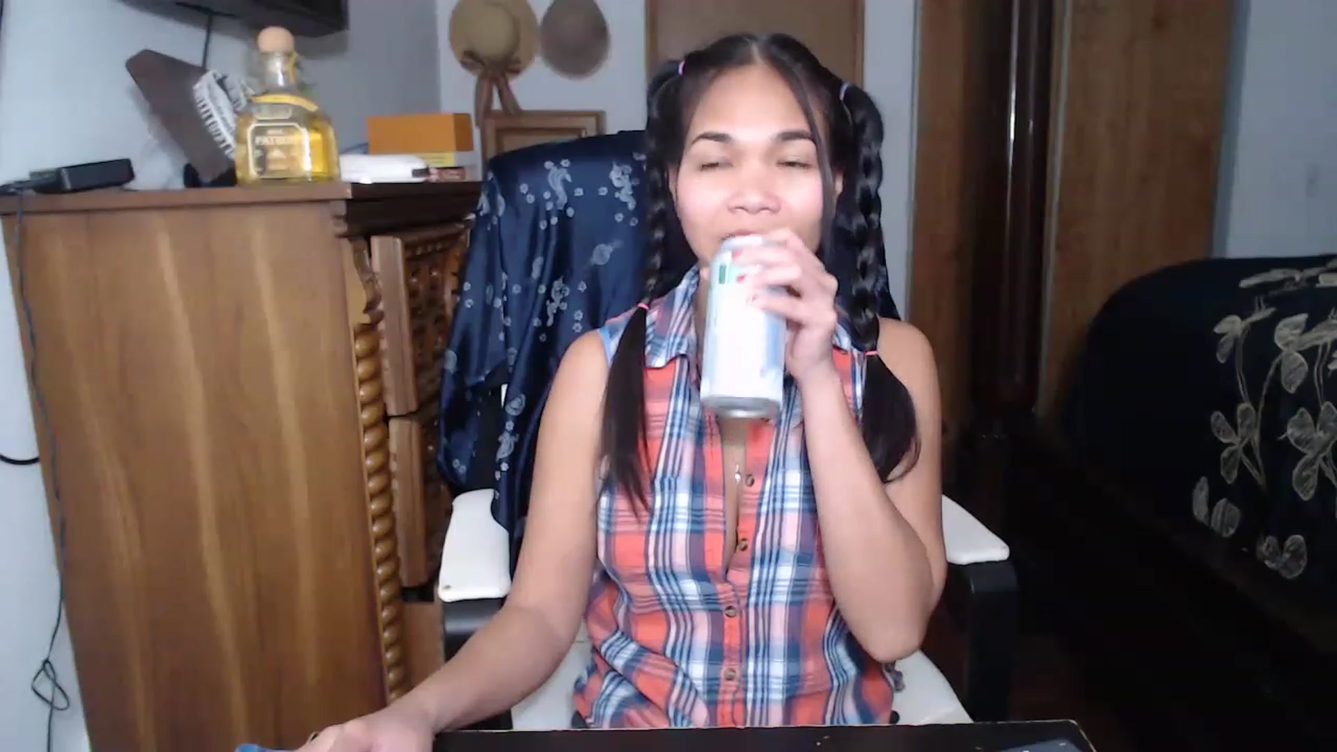 Gallery image thumbnail from Littlekai2023's myfreecams stream on, 04/23/2023, 20:29 image 17 of 20