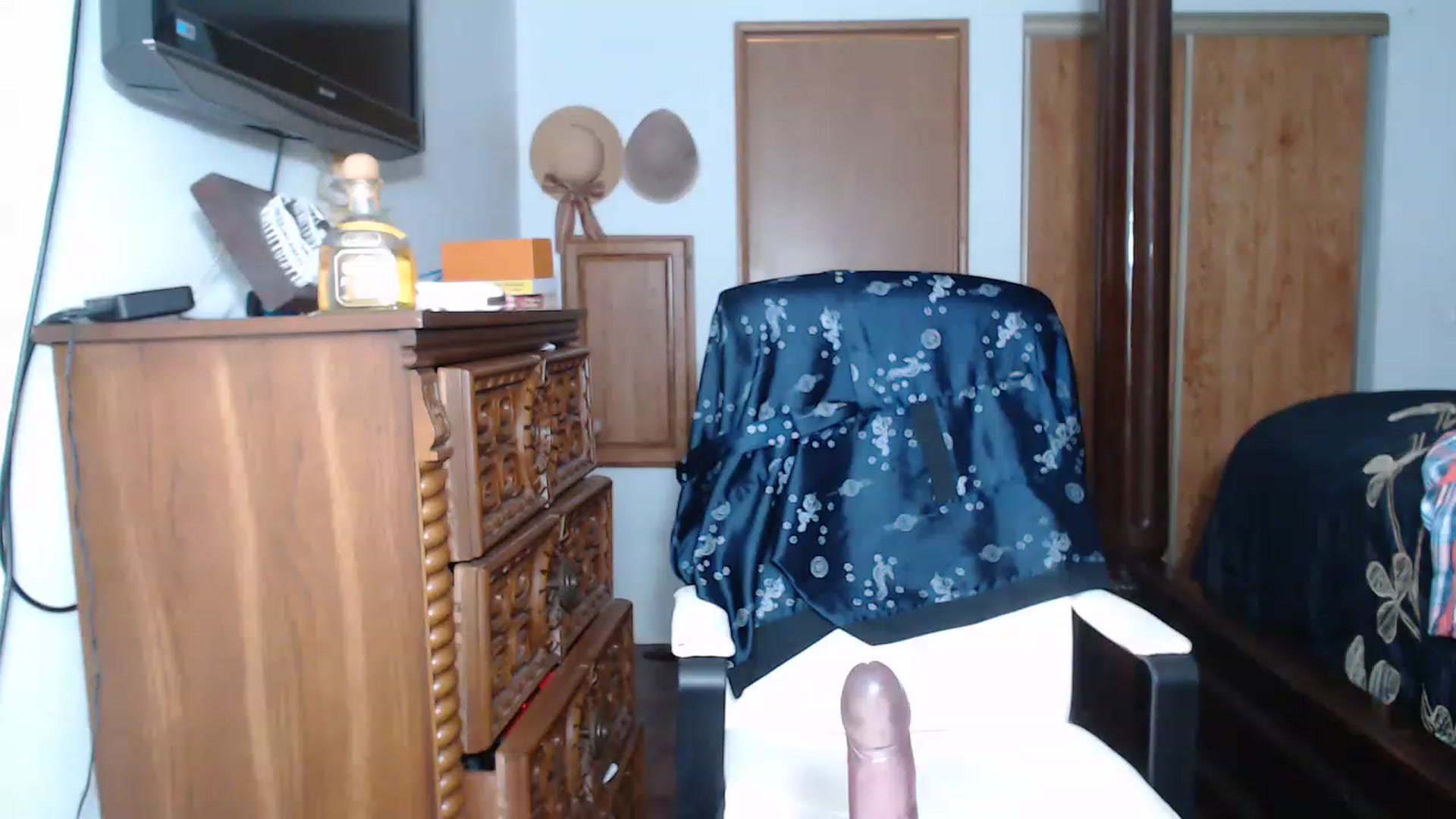 Gallery image thumbnail from Littlekai2023's myfreecams stream on, 04/24/2023, 24:45 image 11 of 20