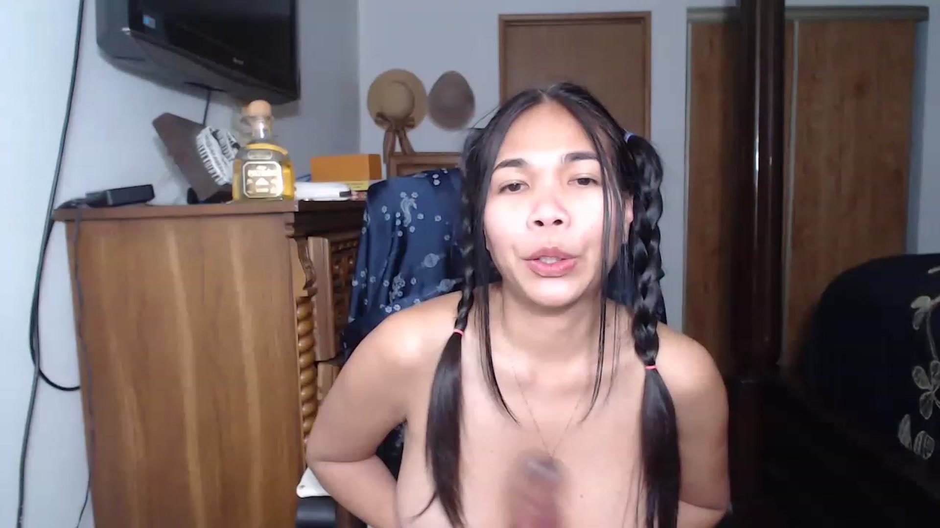 Gallery image thumbnail from Littlekai2023's myfreecams stream on, 04/24/2023, 24:45 image 12 of 20