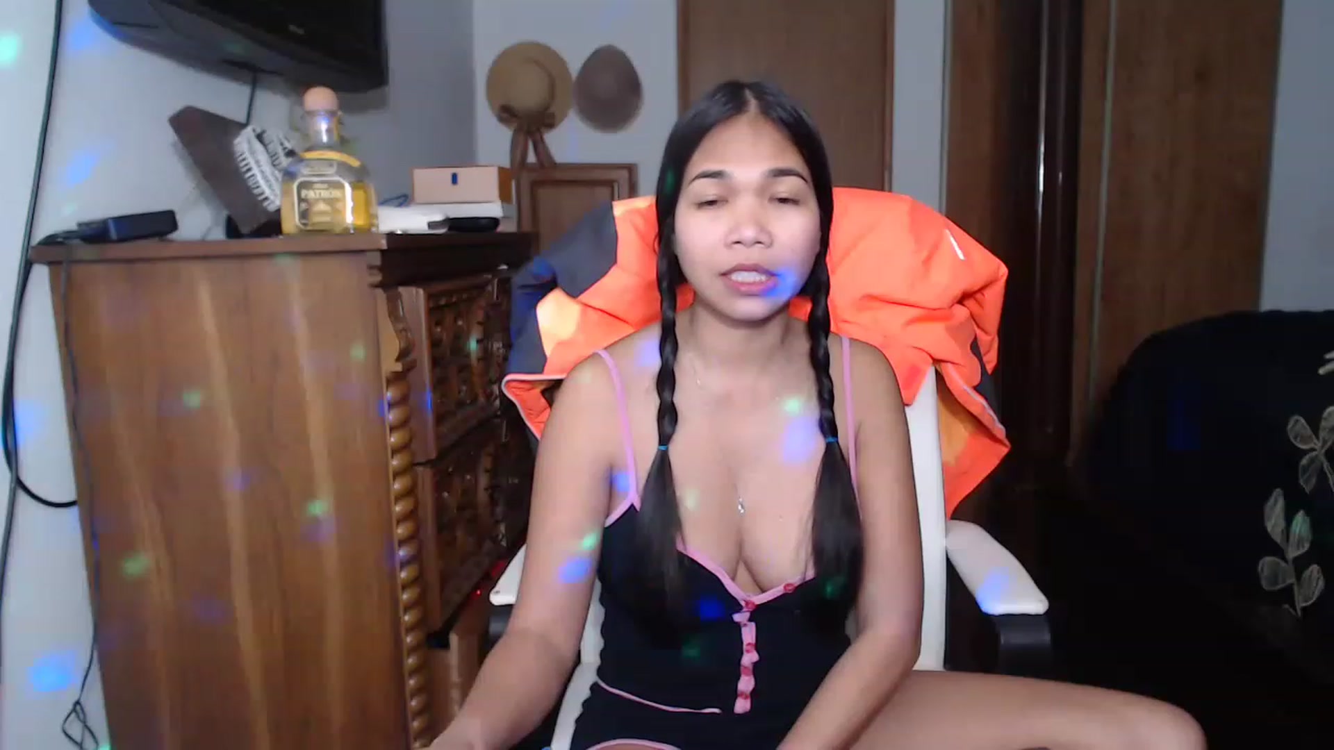 Gallery image thumbnail from Littlekai2023's myfreecams stream on, 04/26/2023, 02:48 image 3 of 20