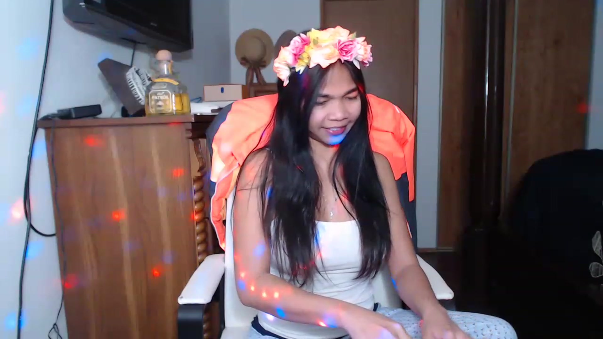 Gallery image thumbnail from Littlekai2023's myfreecams stream on, 04/26/2023, 03:49 image 12 of 20