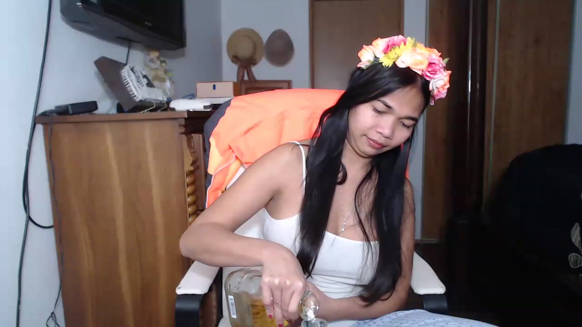 Gallery image thumbnail from Littlekai2023's myfreecams stream on, 04/26/2023, 03:49 image 15 of 20
