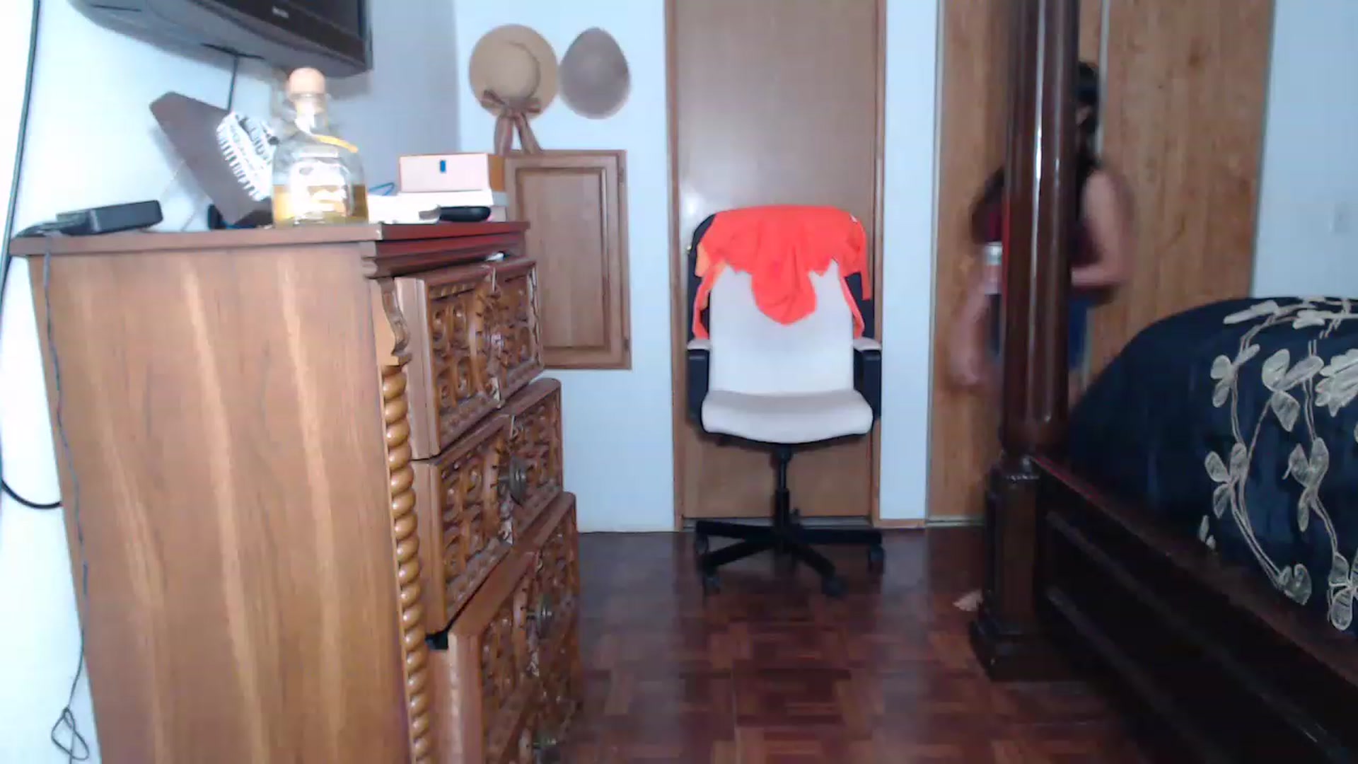 Gallery image thumbnail from Littlekai2023's myfreecams stream on, 04/27/2023, 01:37 image 16 of 20