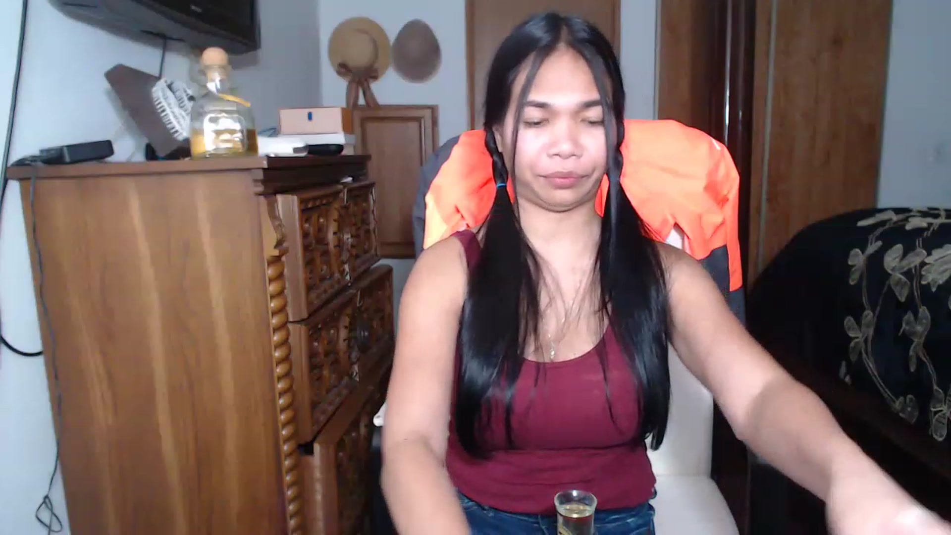 Gallery image thumbnail from Littlekai2023's myfreecams stream on, 04/27/2023, 01:37 image 14 of 20