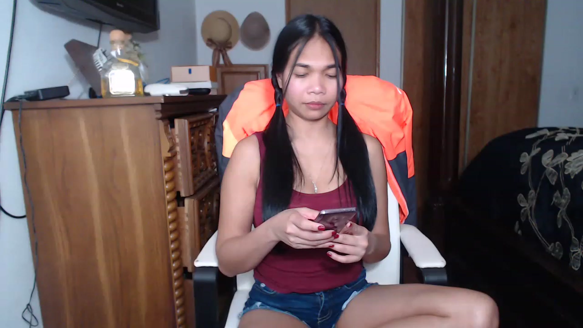 Gallery image thumbnail from Littlekai2023's myfreecams stream on, 04/27/2023, 01:37 image 7 of 20