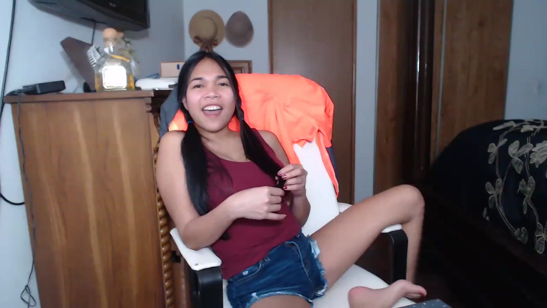 Gallery image thumbnail from Littlekai2023's myfreecams stream on, 04/27/2023, 01:37 image 8 of 20