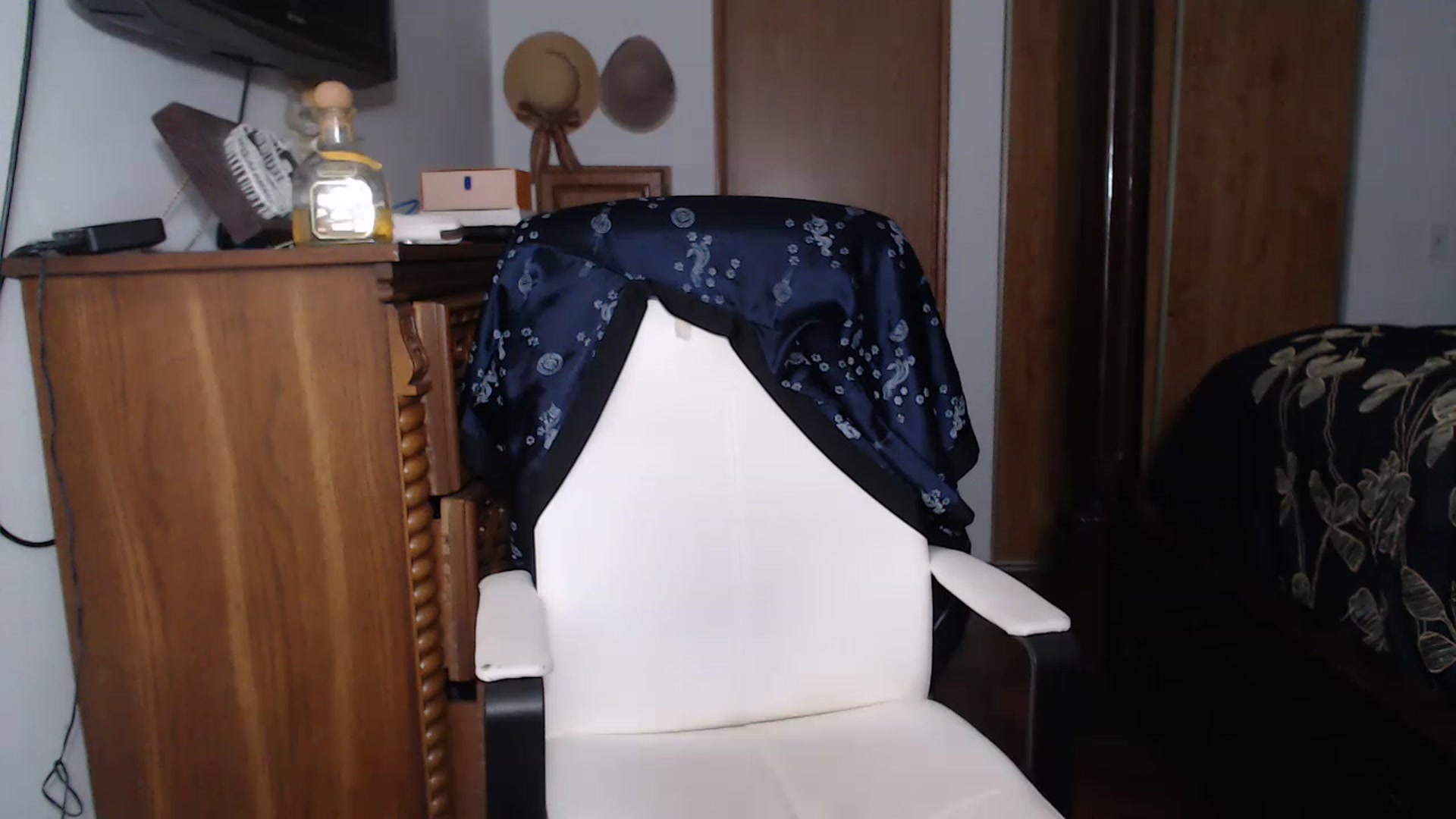 Gallery image thumbnail from Littlekai2023's myfreecams stream on, 04/28/2023, 03:49 image 16 of 20