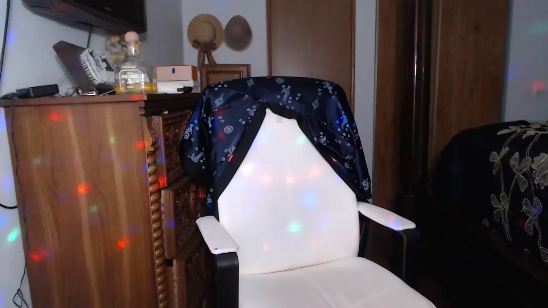 Gallery image thumbnail from Littlekai2023's myfreecams stream on, 04/30/2023, 04:51 image 4 of 20
