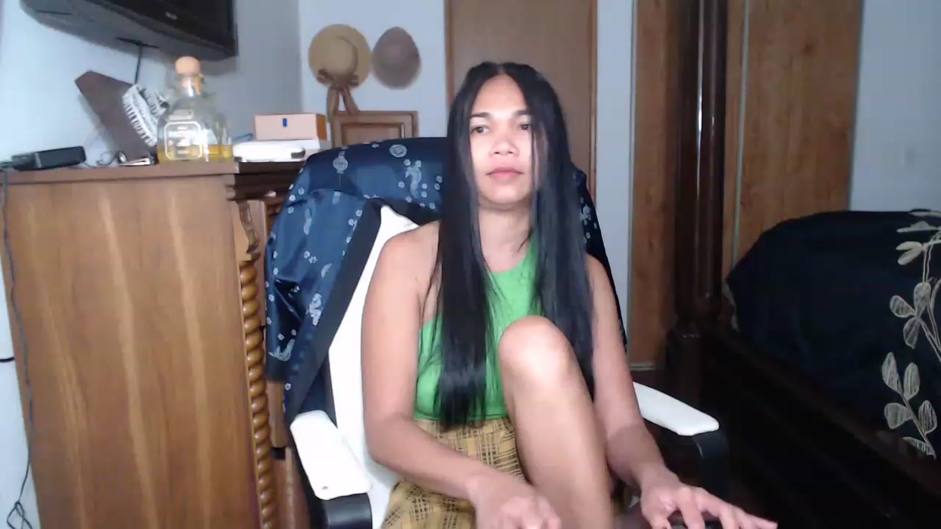 Gallery image thumbnail from Littlekai2023's myfreecams stream on, 04/30/2023, 22:23 image 3 of 20