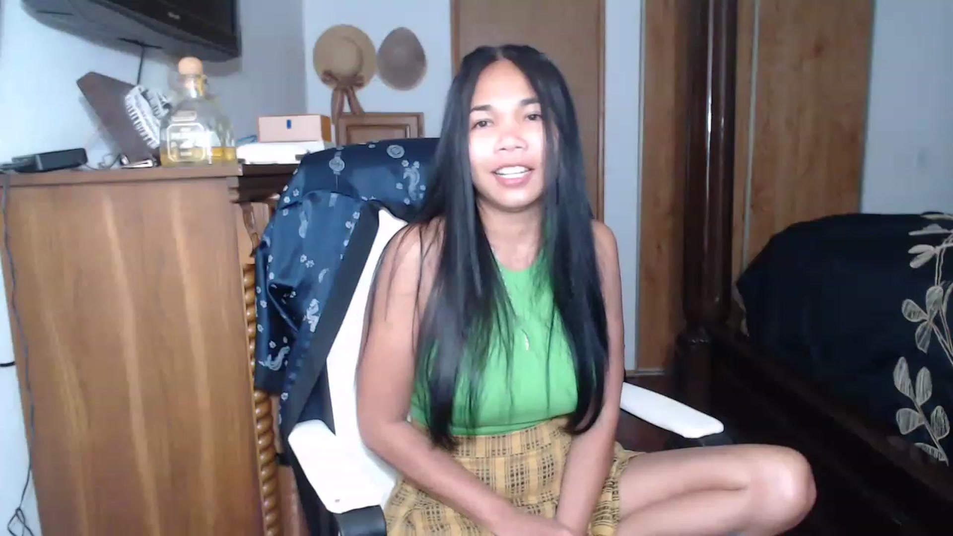 Gallery image thumbnail from Littlekai2023's myfreecams stream on, 04/30/2023, 22:23 image 4 of 20
