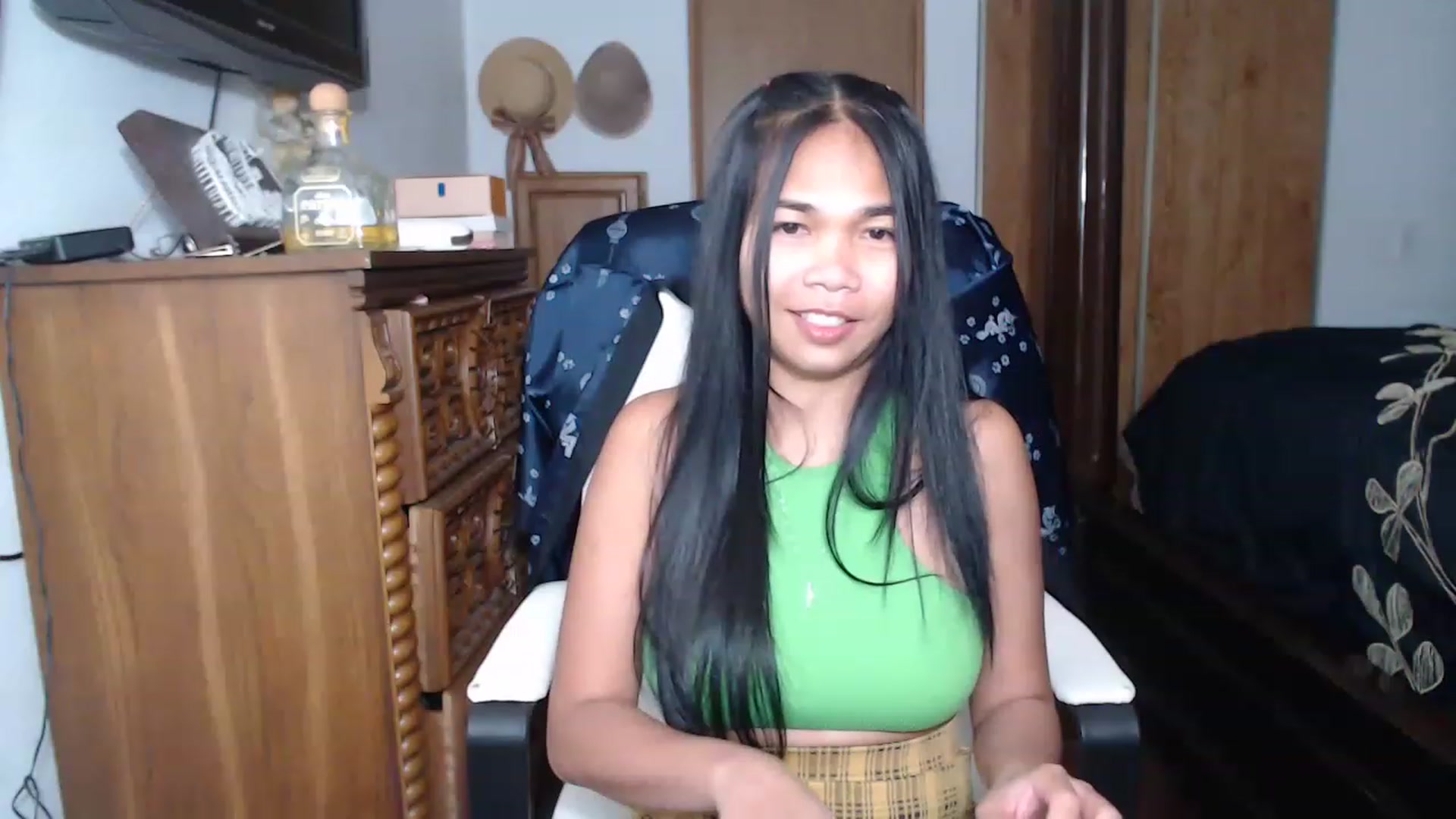 Gallery image thumbnail from Littlekai2023's myfreecams stream on, 04/30/2023, 22:23 image 12 of 20