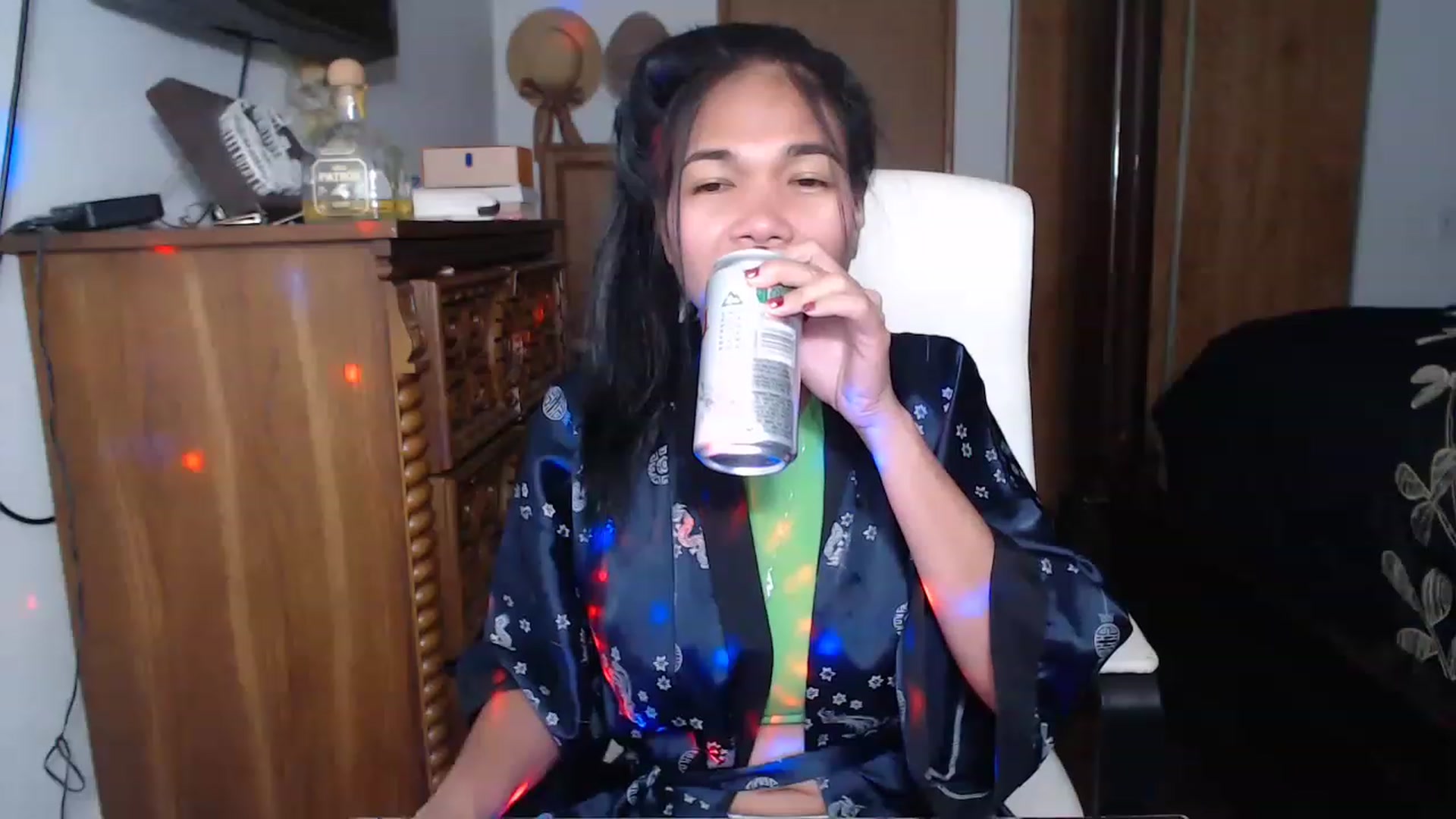 Gallery image thumbnail from Littlekai2023's myfreecams stream on, 05/01/2023, 24:20 image 8 of 20
