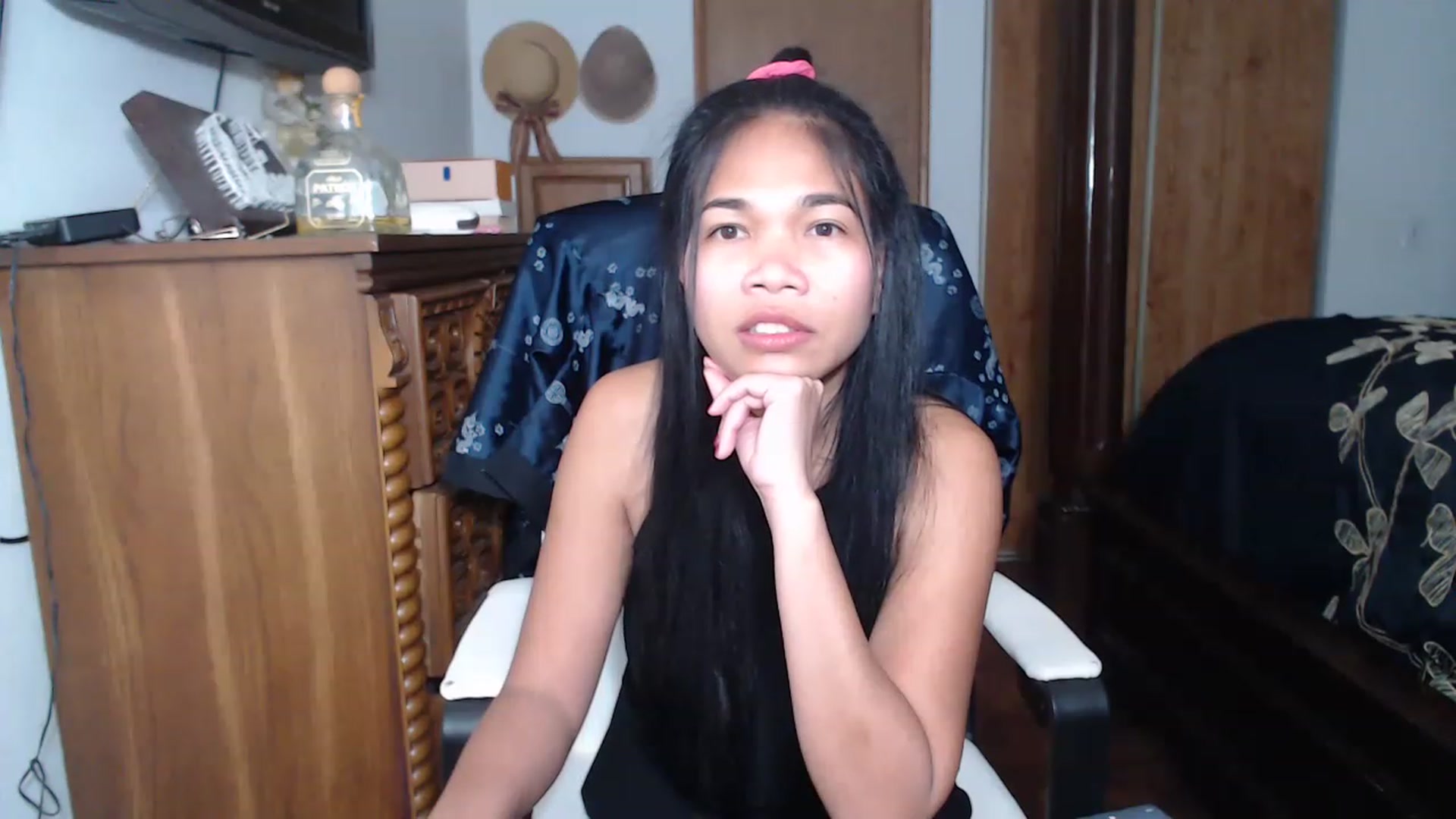 Gallery image thumbnail from Littlekai2023's myfreecams stream on, 05/02/2023, 24:04 image 10 of 20
