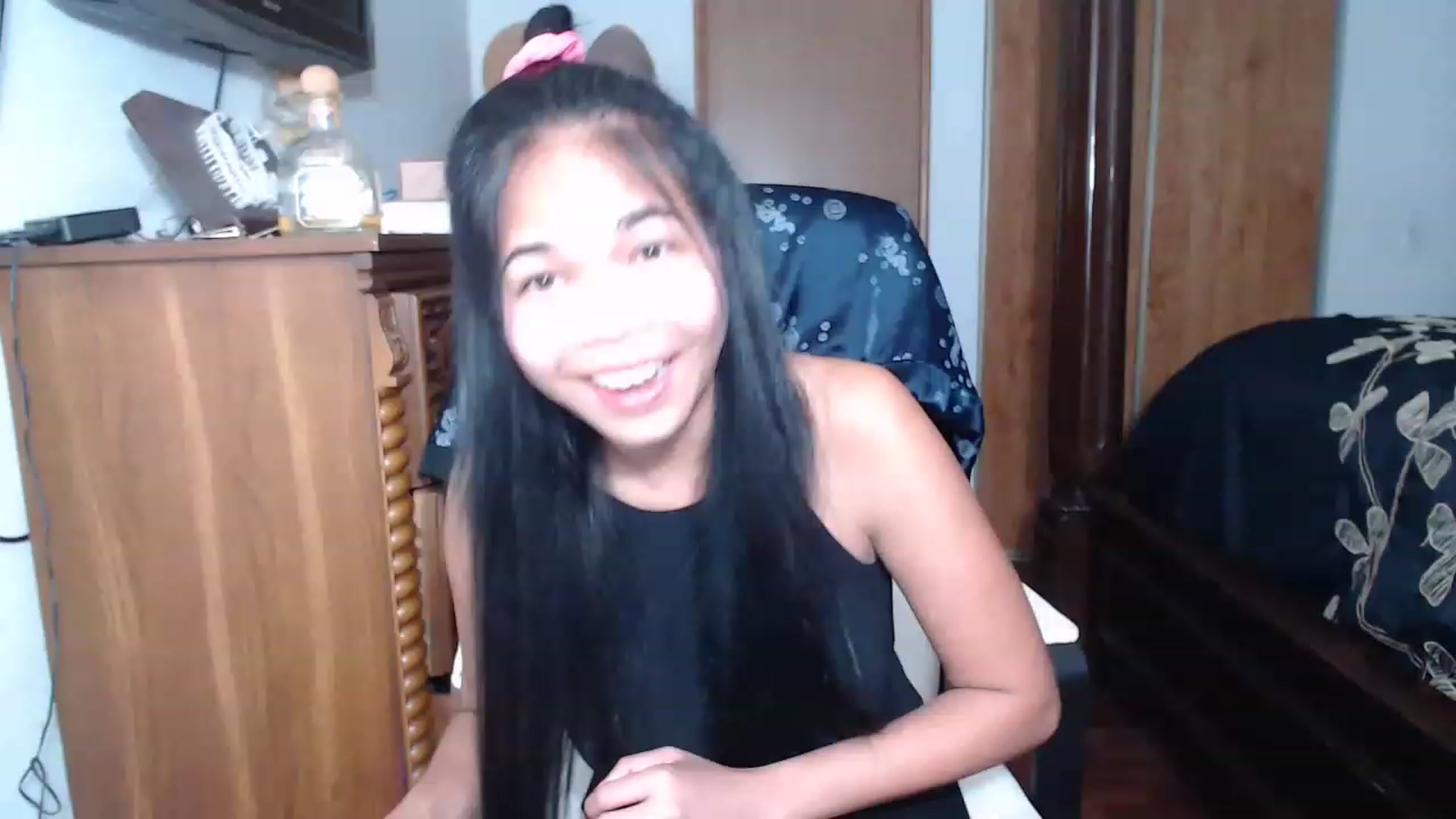 Gallery image thumbnail from Littlekai2023's myfreecams stream on, 05/02/2023, 24:04 image 1 of 20