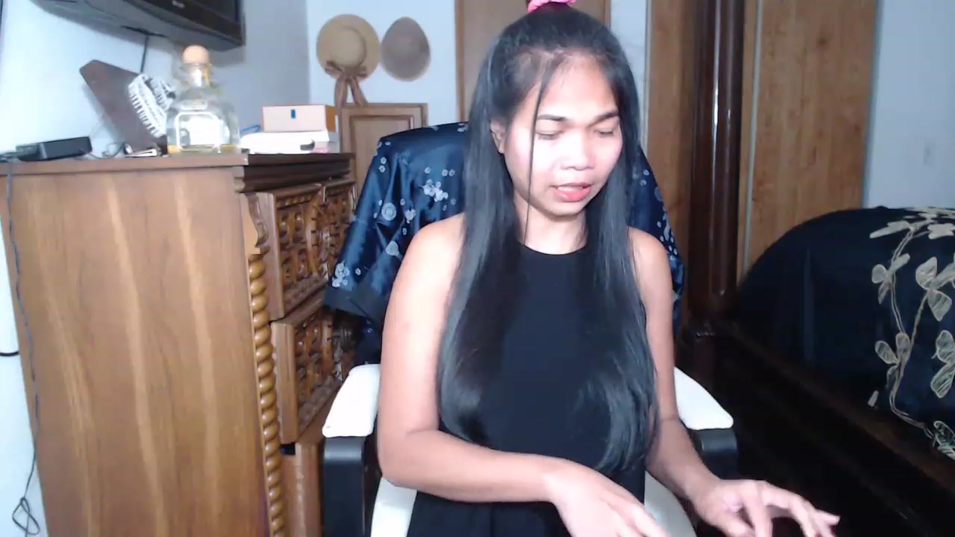 Gallery image thumbnail from Littlekai2023's myfreecams stream on, 05/02/2023, 24:04 image 20 of 20
