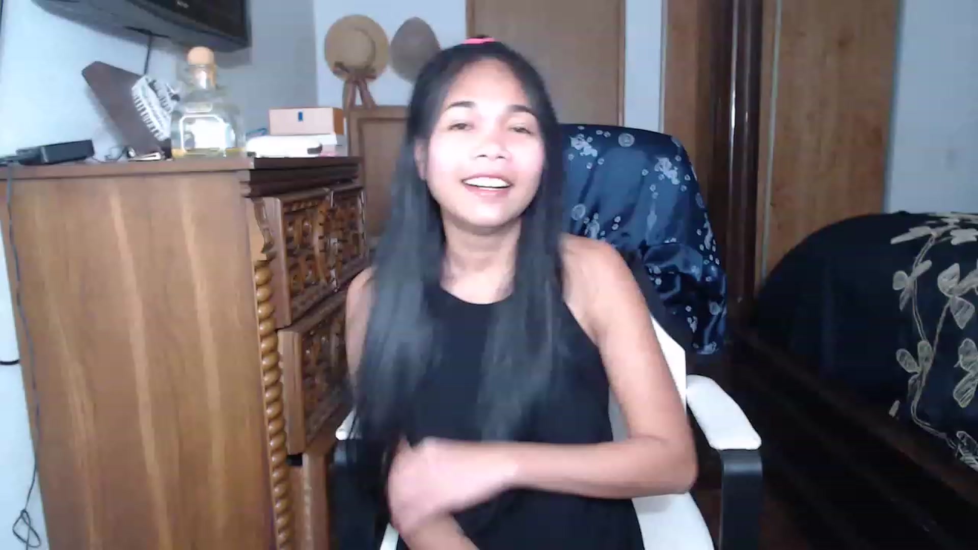 Gallery image thumbnail from Littlekai2023's myfreecams stream on, 05/02/2023, 24:34 image 3 of 20