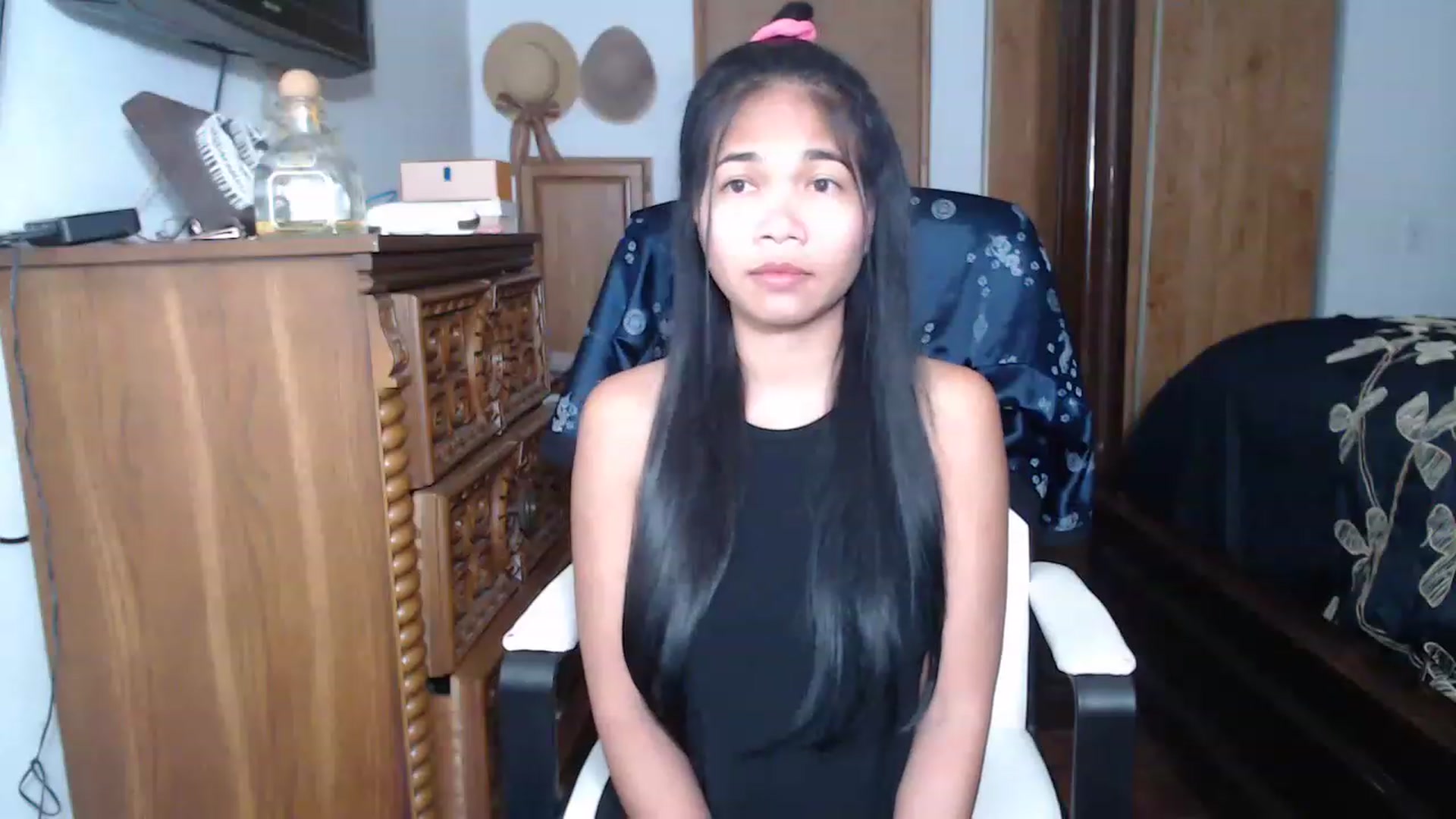 Gallery image thumbnail from Littlekai2023's myfreecams stream on, 05/02/2023, 24:34 image 16 of 20
