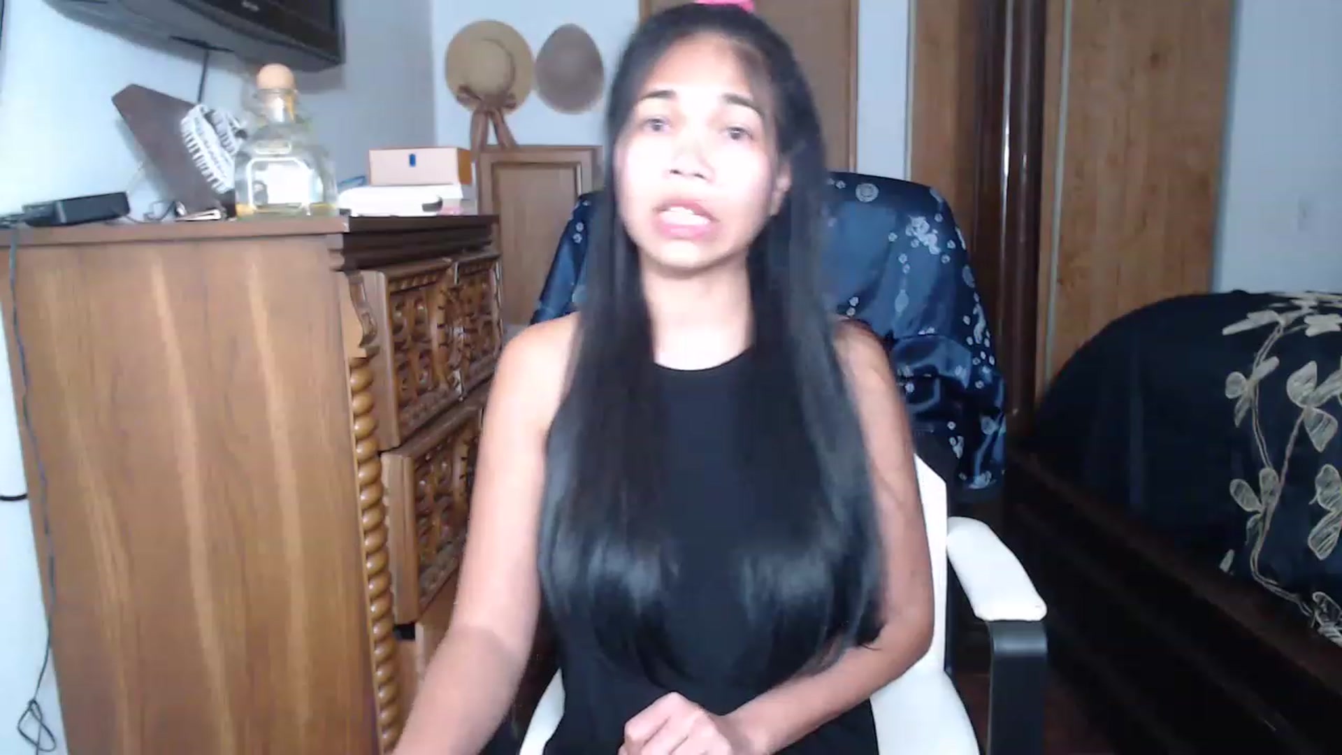 Gallery image thumbnail from Littlekai2023's myfreecams stream on, 05/02/2023, 24:34 image 11 of 20