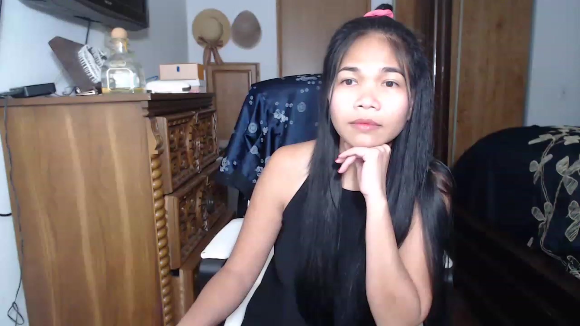 Gallery image thumbnail from Littlekai2023's myfreecams stream on, 05/02/2023, 24:34 image 10 of 20
