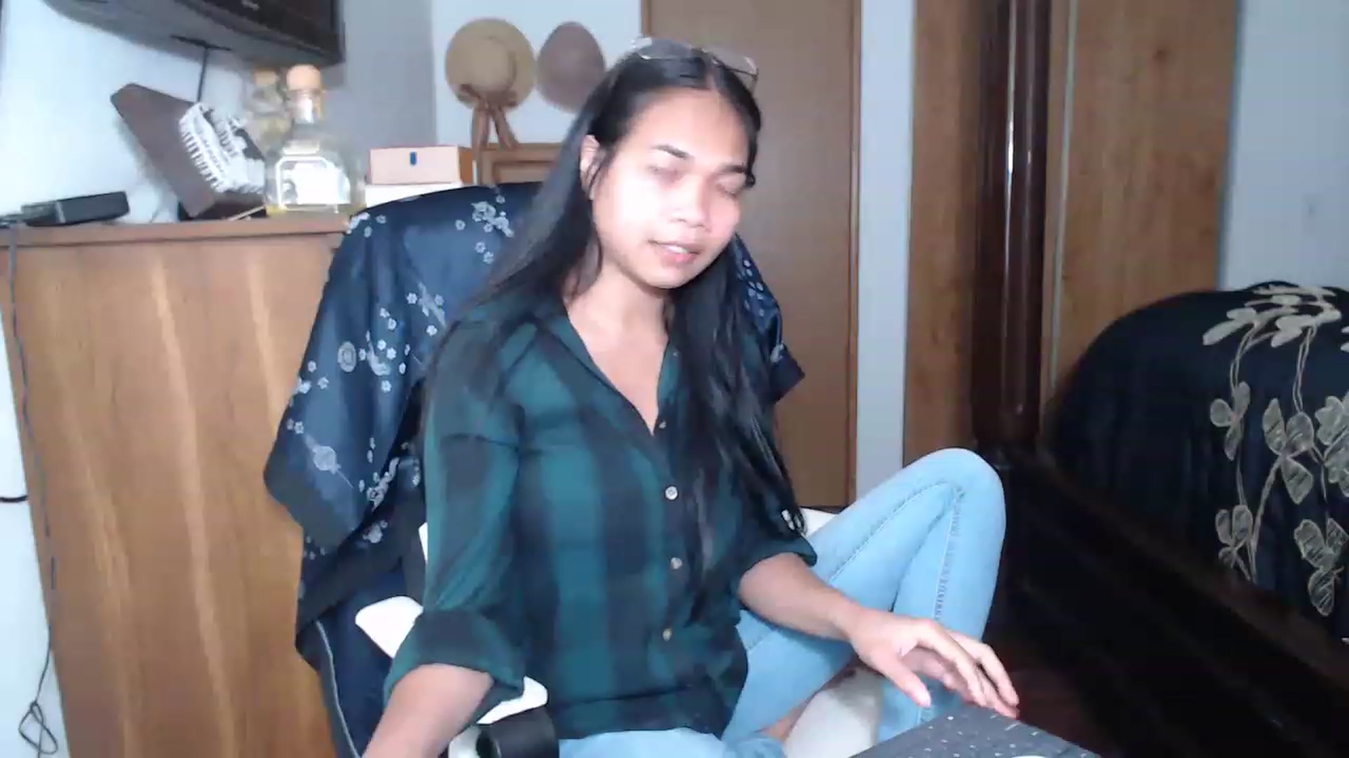 Gallery image thumbnail from Littlekai2023's myfreecams stream on, 05/02/2023, 23:44 image 12 of 20