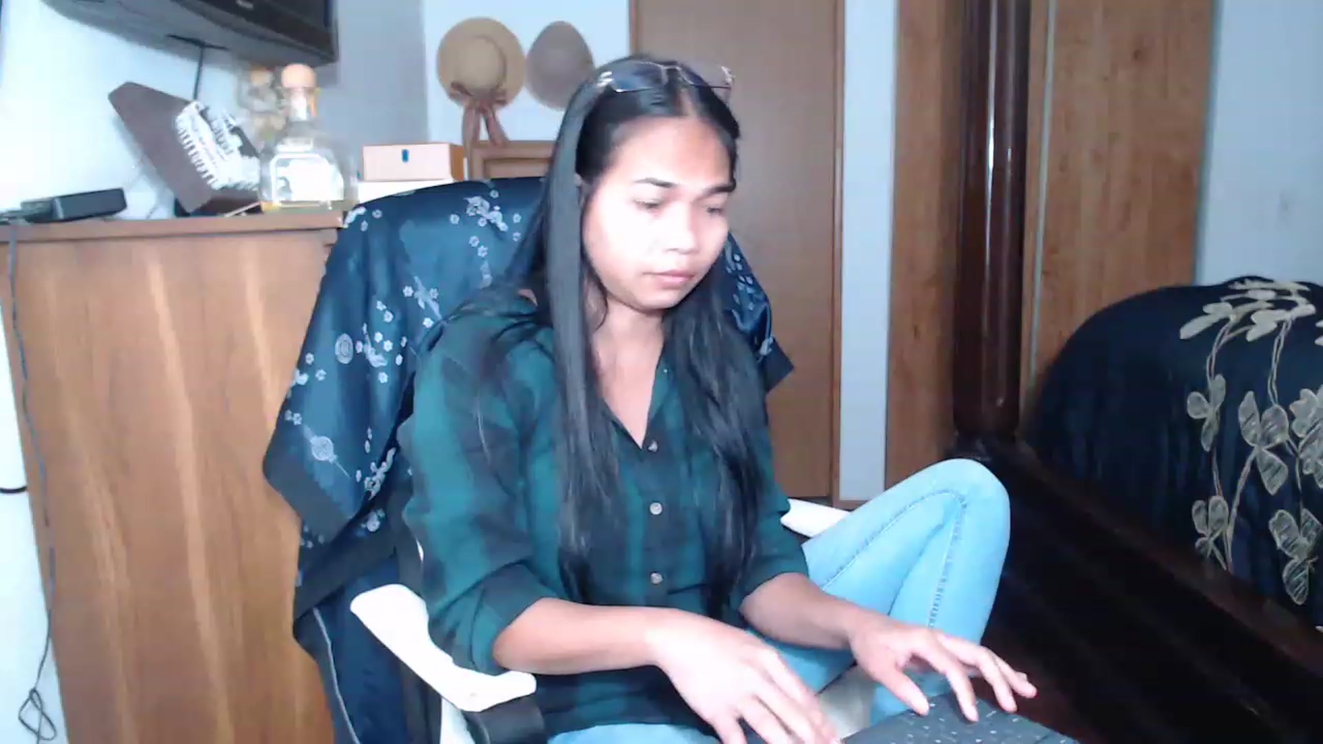 Gallery image thumbnail from Littlekai2023's myfreecams stream on, 05/02/2023, 23:44 image 13 of 20