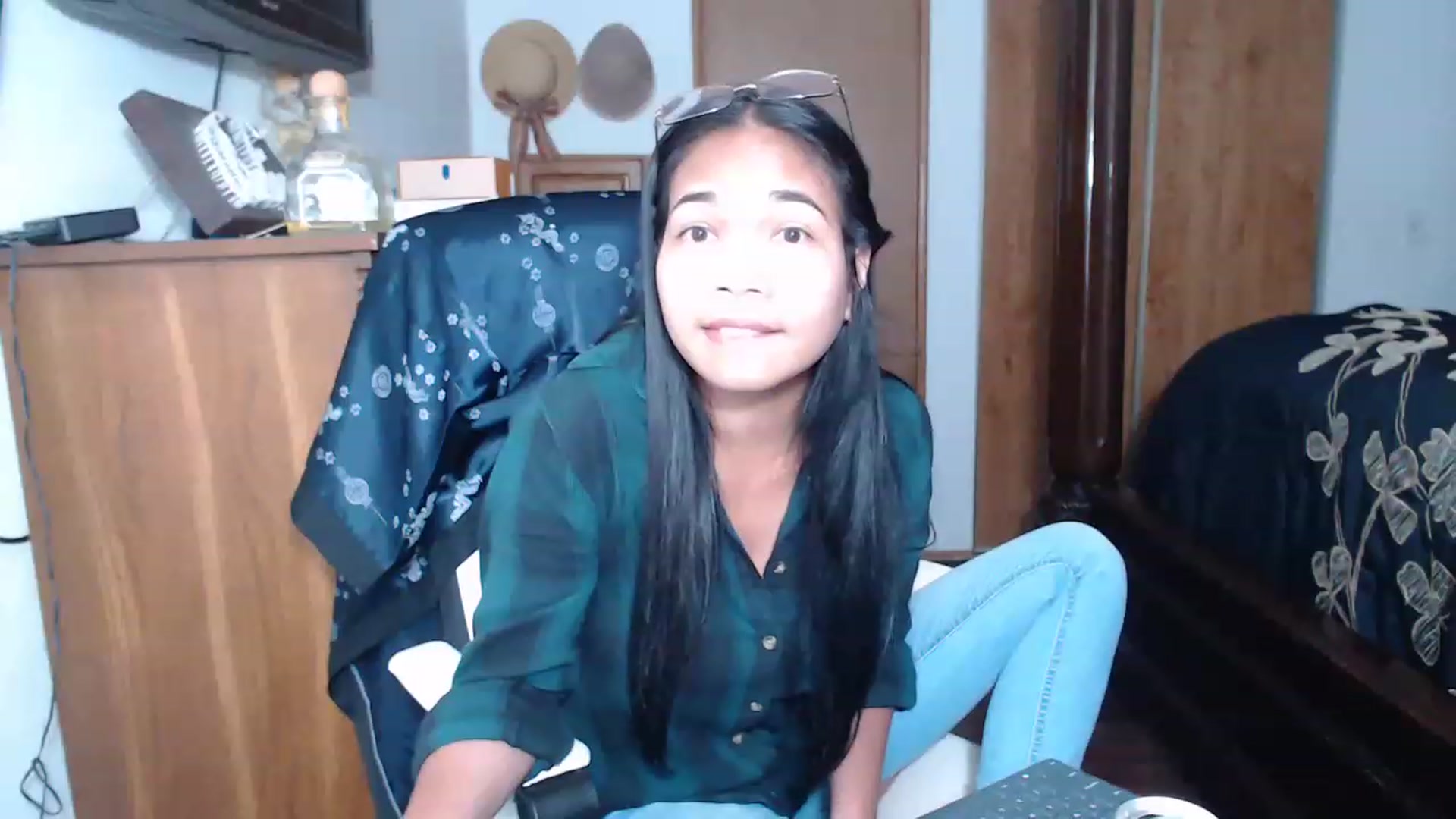 Gallery image thumbnail from Littlekai2023's myfreecams stream on, 05/02/2023, 23:44 image 14 of 20