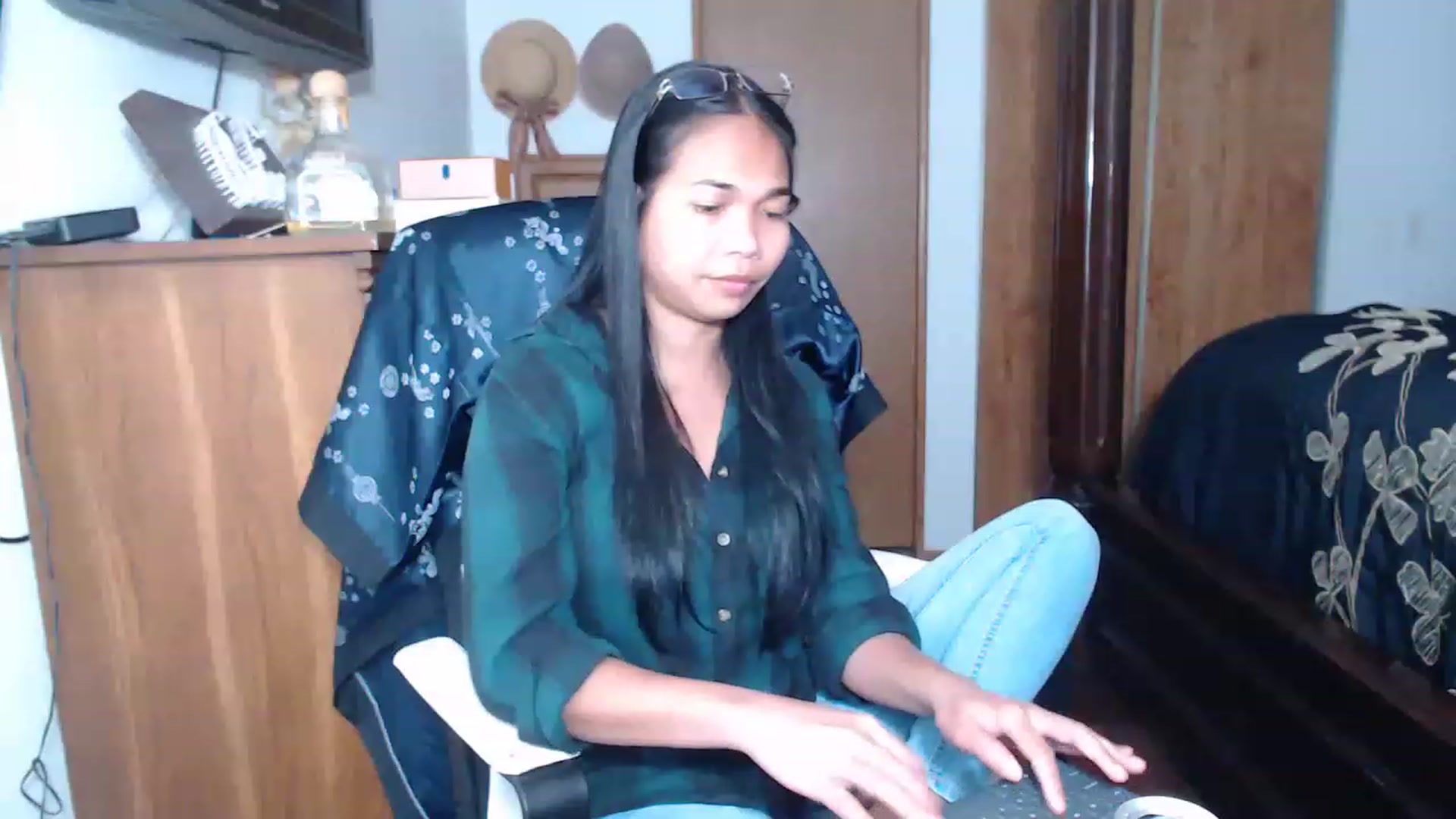 Gallery image thumbnail from Littlekai2023's myfreecams stream on, 05/02/2023, 23:44 image 15 of 20