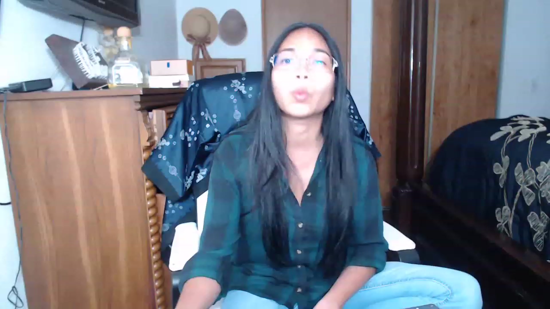 Gallery image thumbnail from Littlekai2023's myfreecams stream on, 05/02/2023, 23:44 image 7 of 20