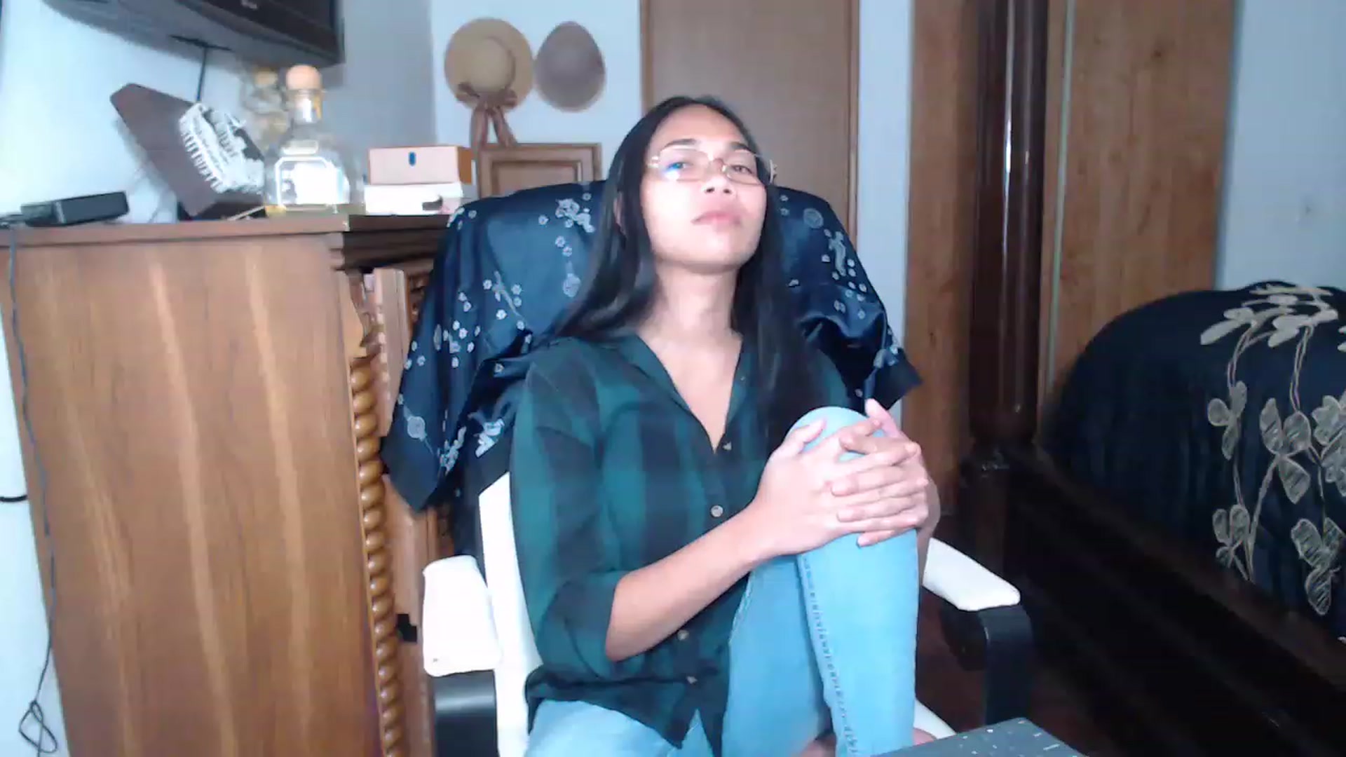 Gallery image thumbnail from Littlekai2023's myfreecams stream on, 05/02/2023, 23:44 image 10 of 20