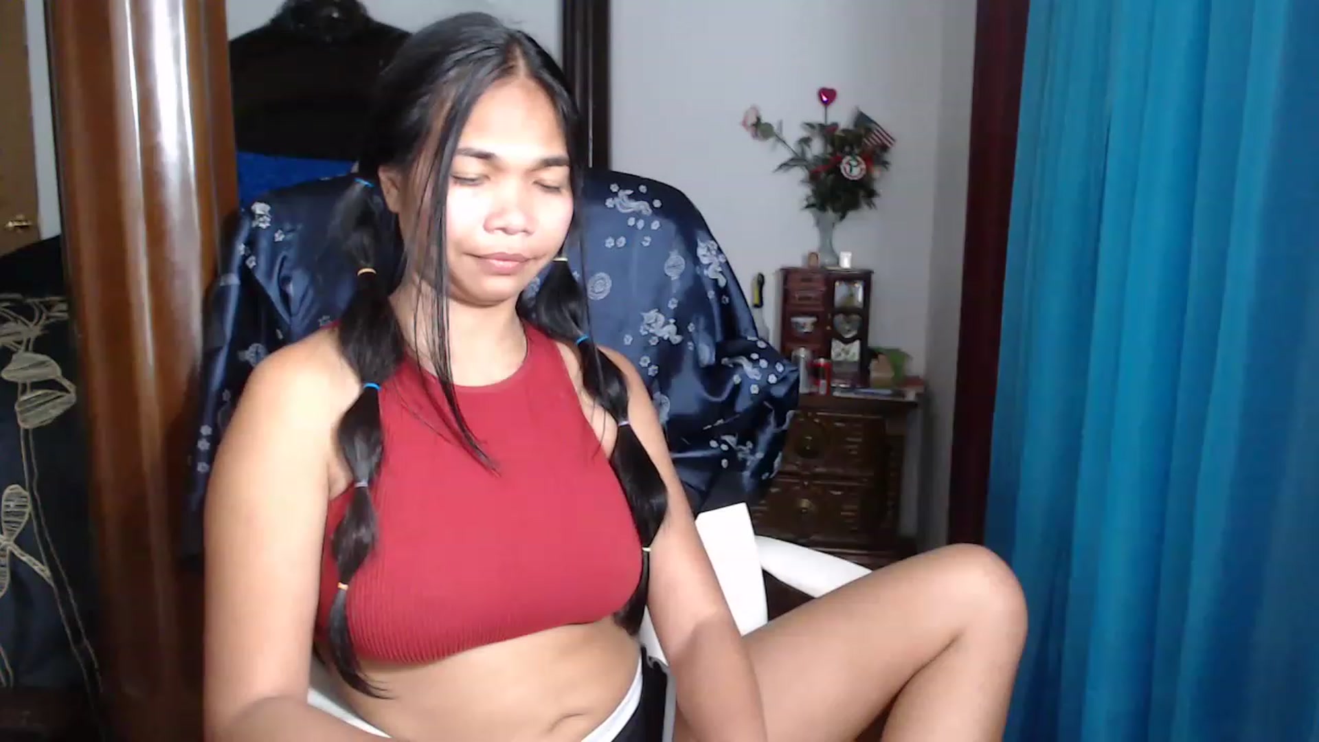 Gallery image thumbnail from Littlekai2023's myfreecams stream on, 05/04/2023, 03:45 image 3 of 20