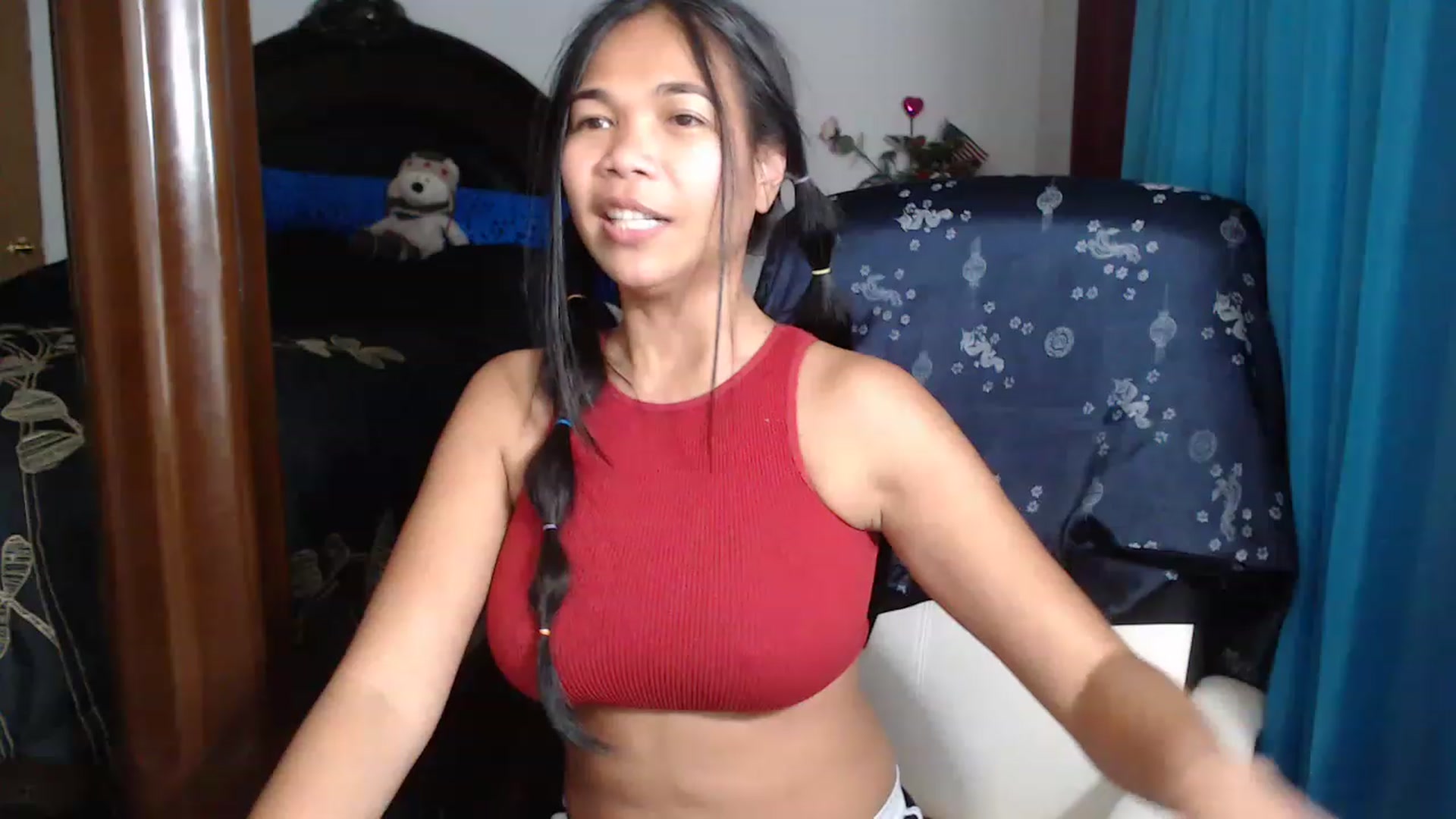 Gallery image thumbnail from Littlekai2023's myfreecams stream on, 05/04/2023, 03:45 image 14 of 20