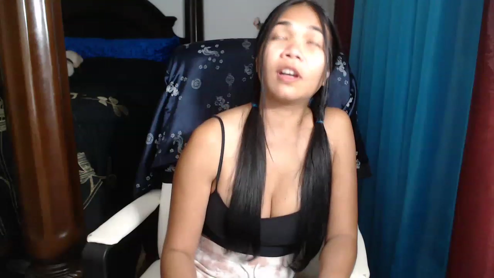 Gallery image thumbnail from Littlekai2023's myfreecams stream on, 05/08/2023, 06:15 image 14 of 20