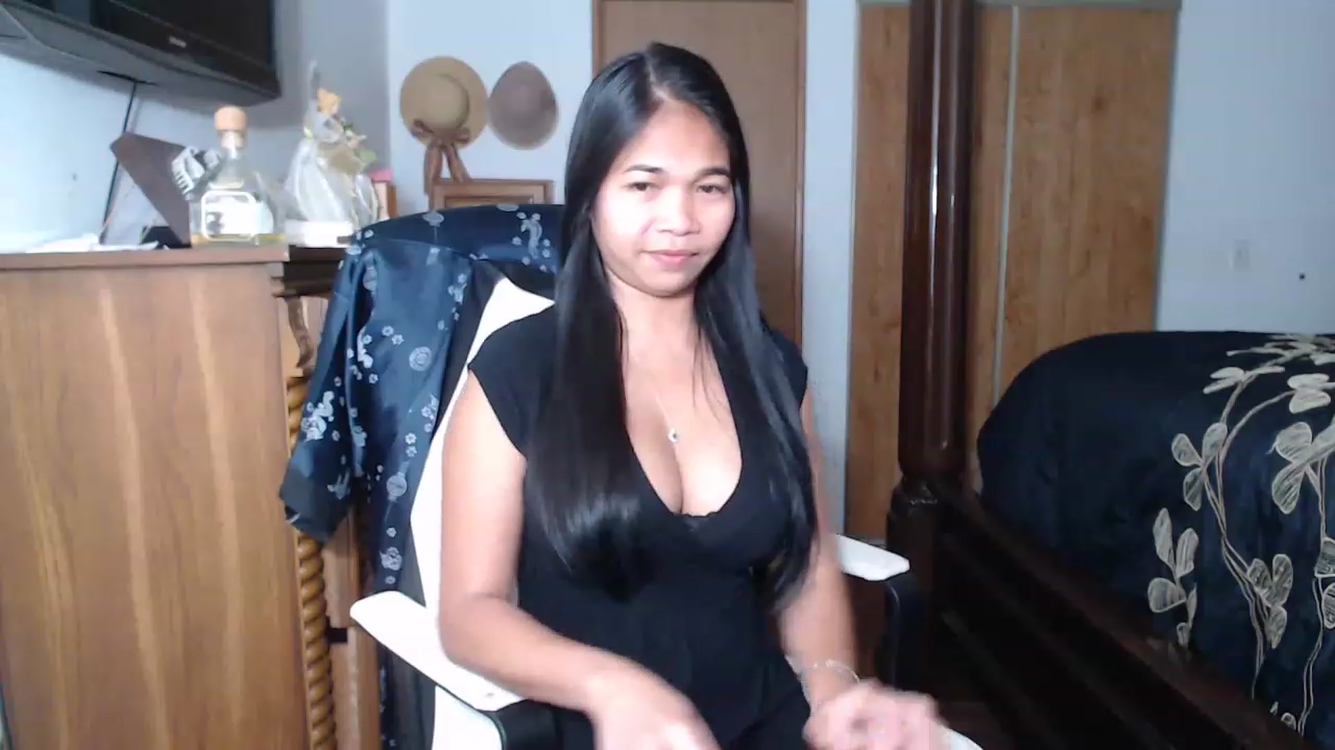 Gallery image thumbnail from Littlekai2023's myfreecams stream on, 05/10/2023, 02:24 image 14 of 20