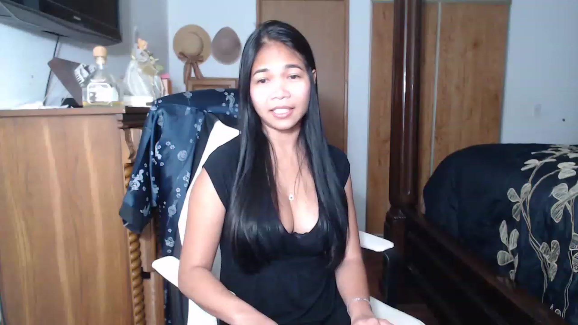 Gallery image thumbnail from Littlekai2023's myfreecams stream on, 05/10/2023, 02:24 image 16 of 20