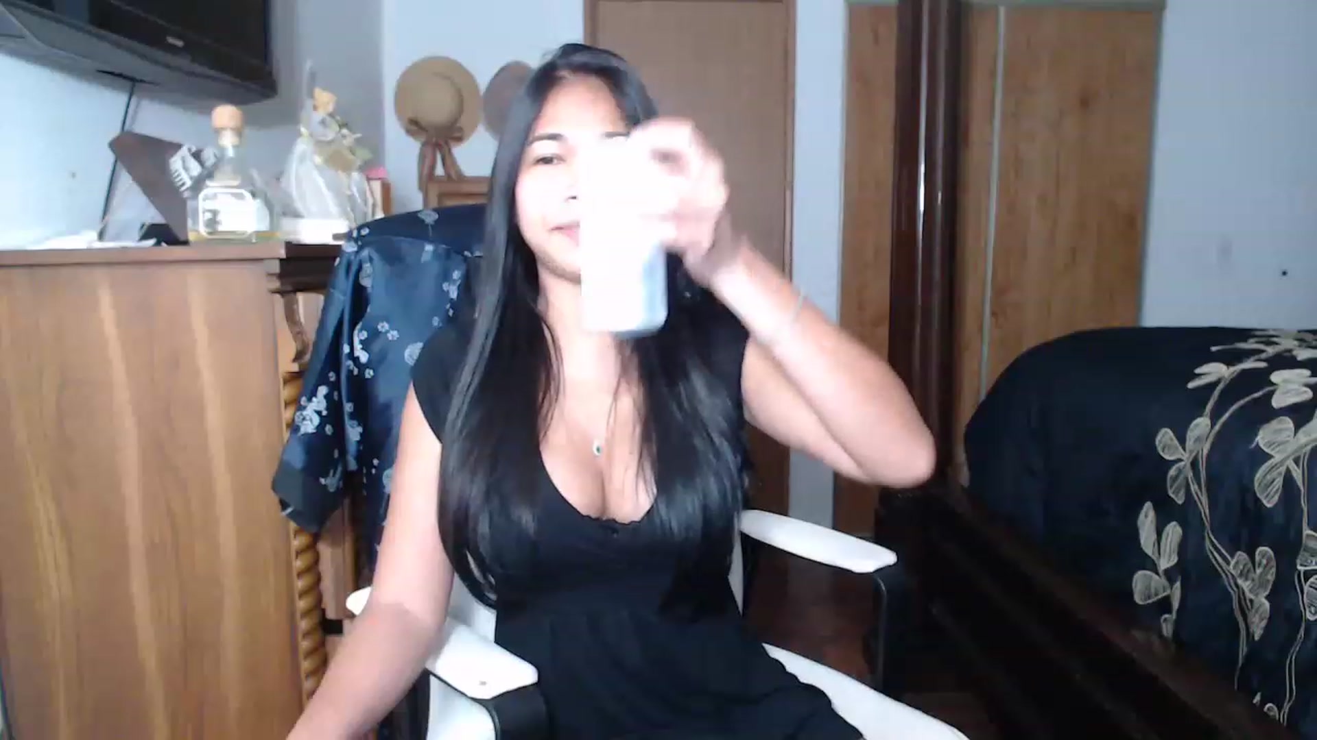Gallery image thumbnail from Littlekai2023's myfreecams stream on, 05/10/2023, 02:24 image 15 of 20