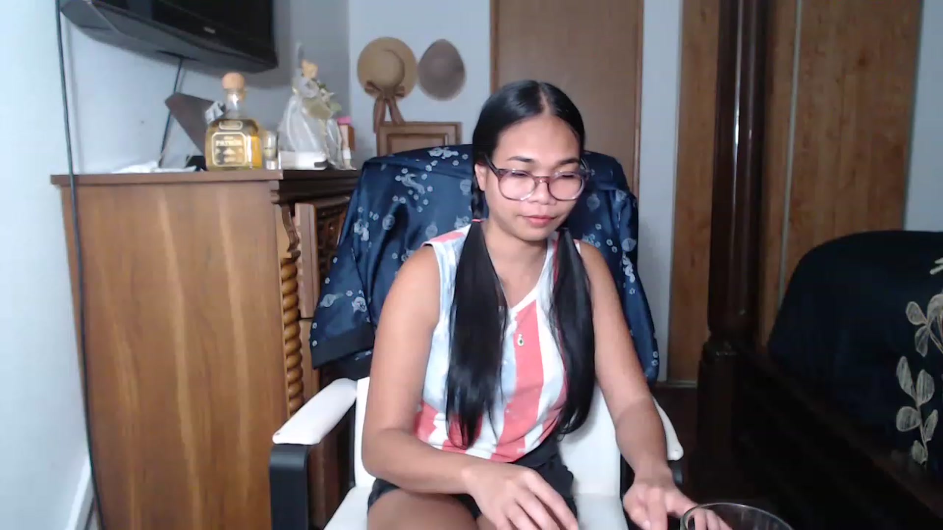 Gallery image thumbnail from Littlekai2023's myfreecams stream on, 05/11/2023, 23:58 image 13 of 20