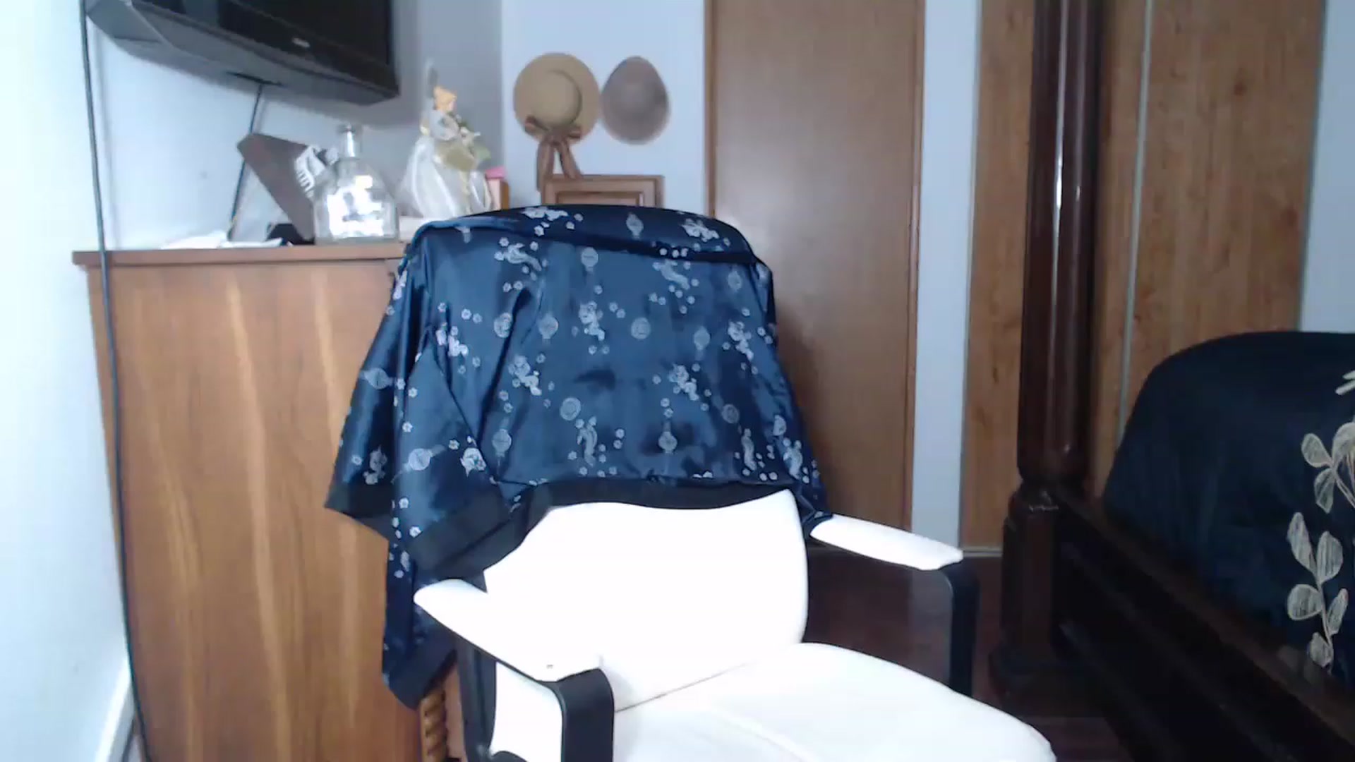Gallery image thumbnail from Littlekai2023's myfreecams stream on, 05/11/2023, 23:58 image 4 of 20