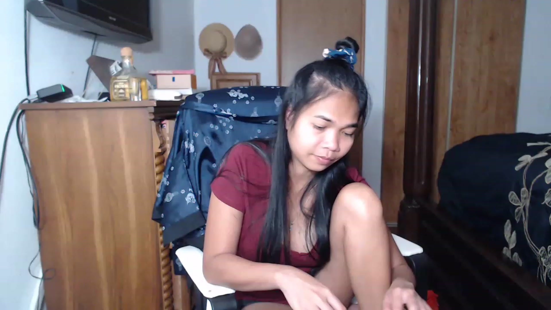 Gallery image thumbnail from Littlekai2023's myfreecams stream on, 05/12/2023, 22:37 image 12 of 20